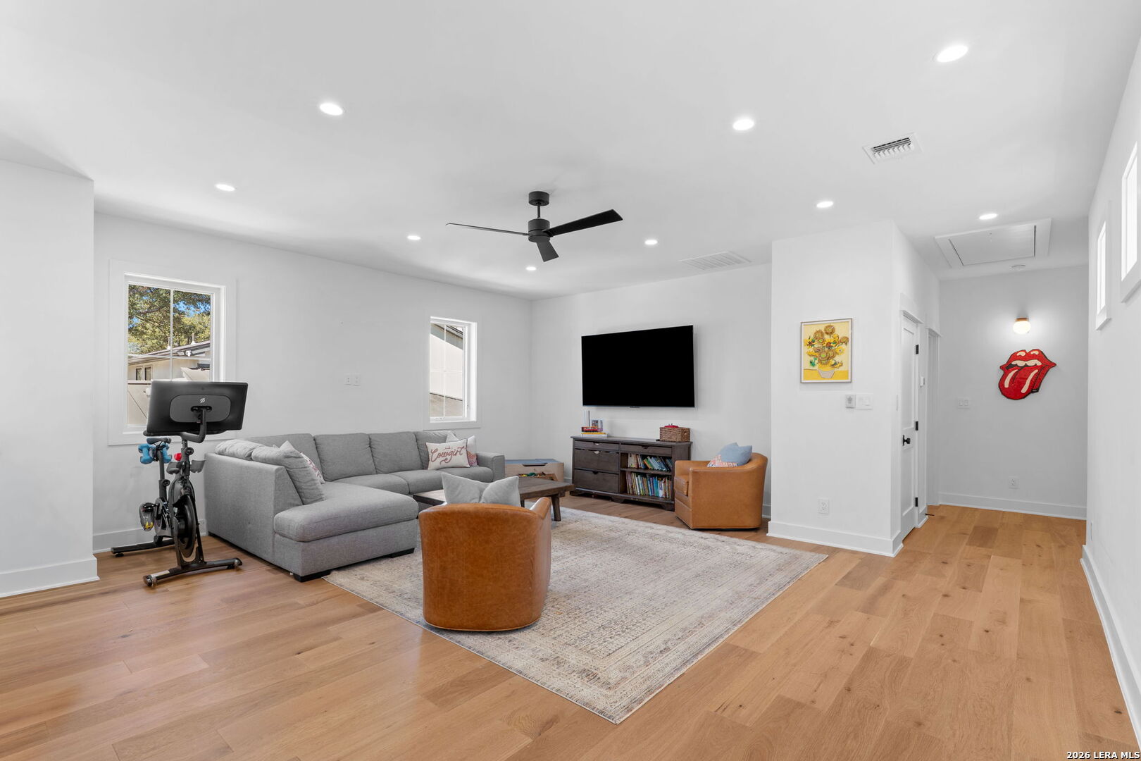 808 Canterbury Hill