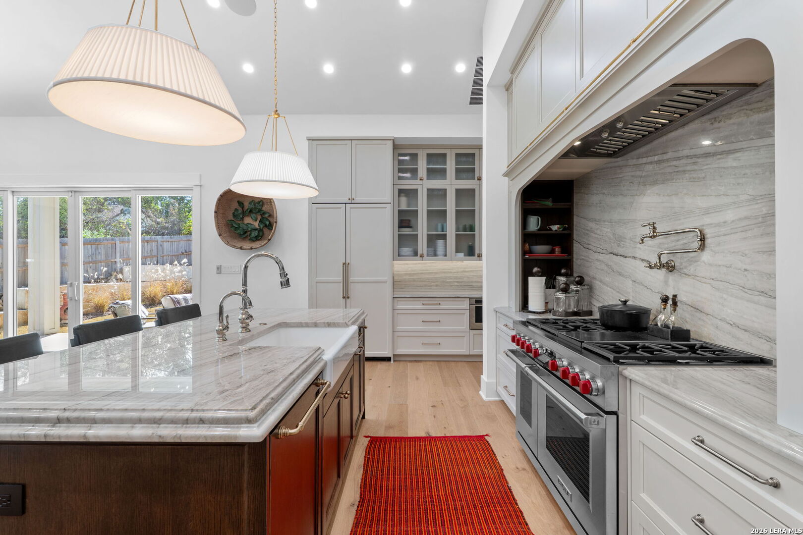 808 Canterbury Hill