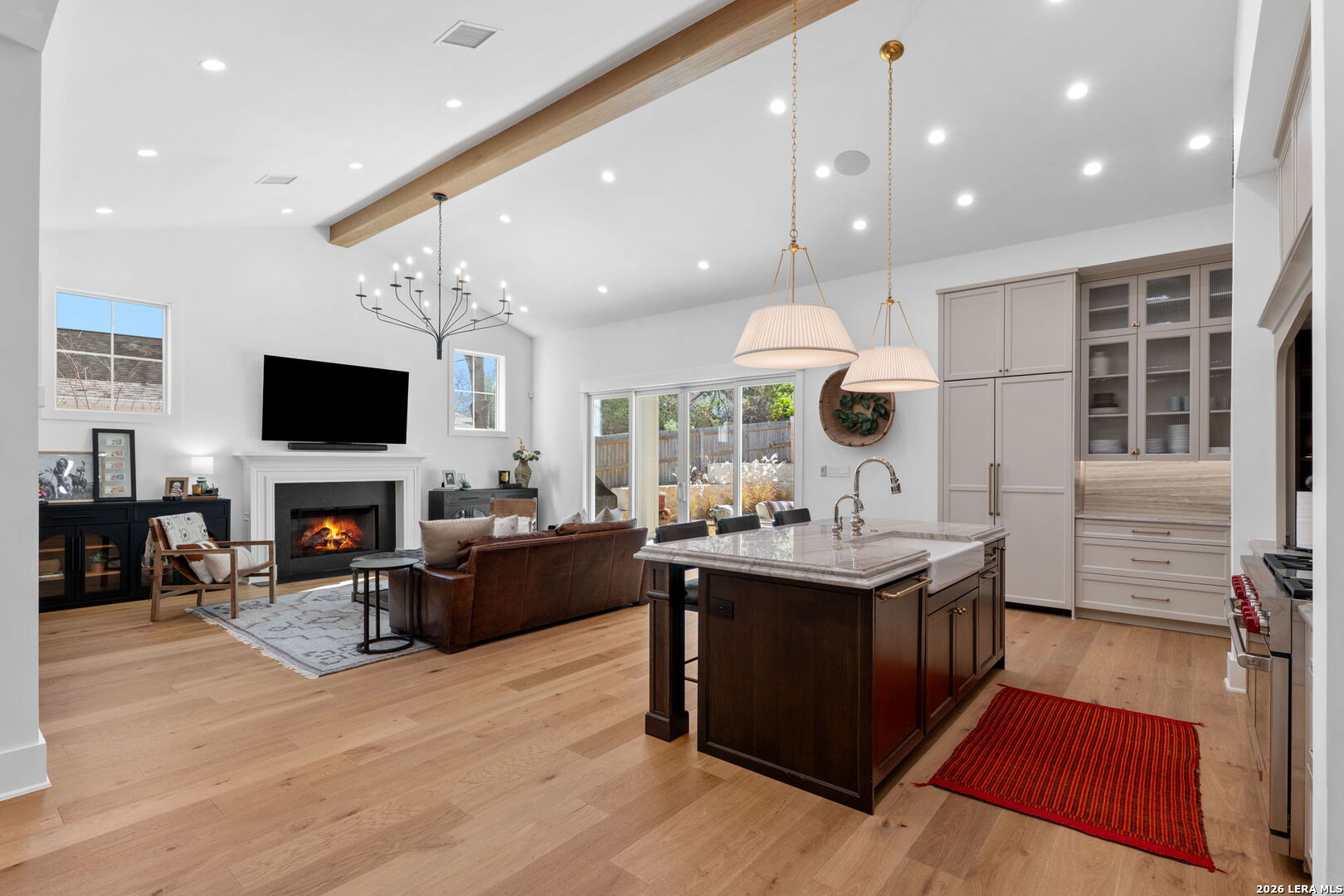 808 Canterbury Hill