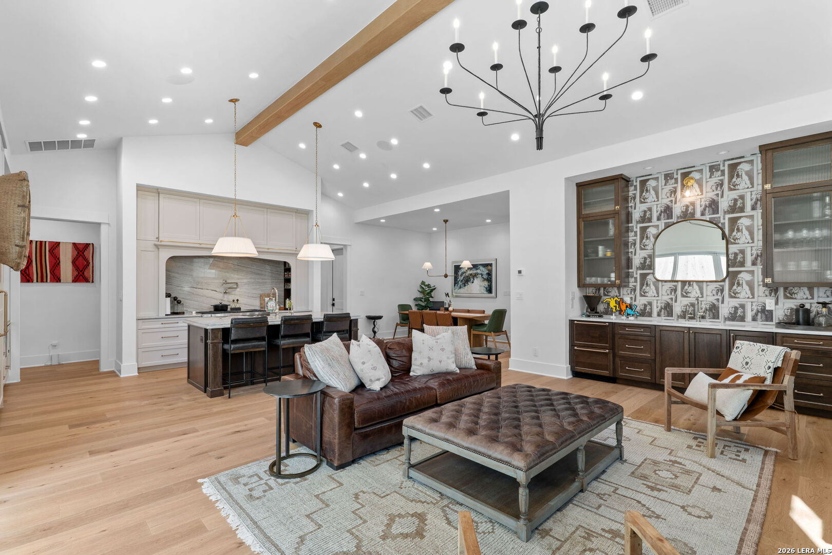808 Canterbury Hill