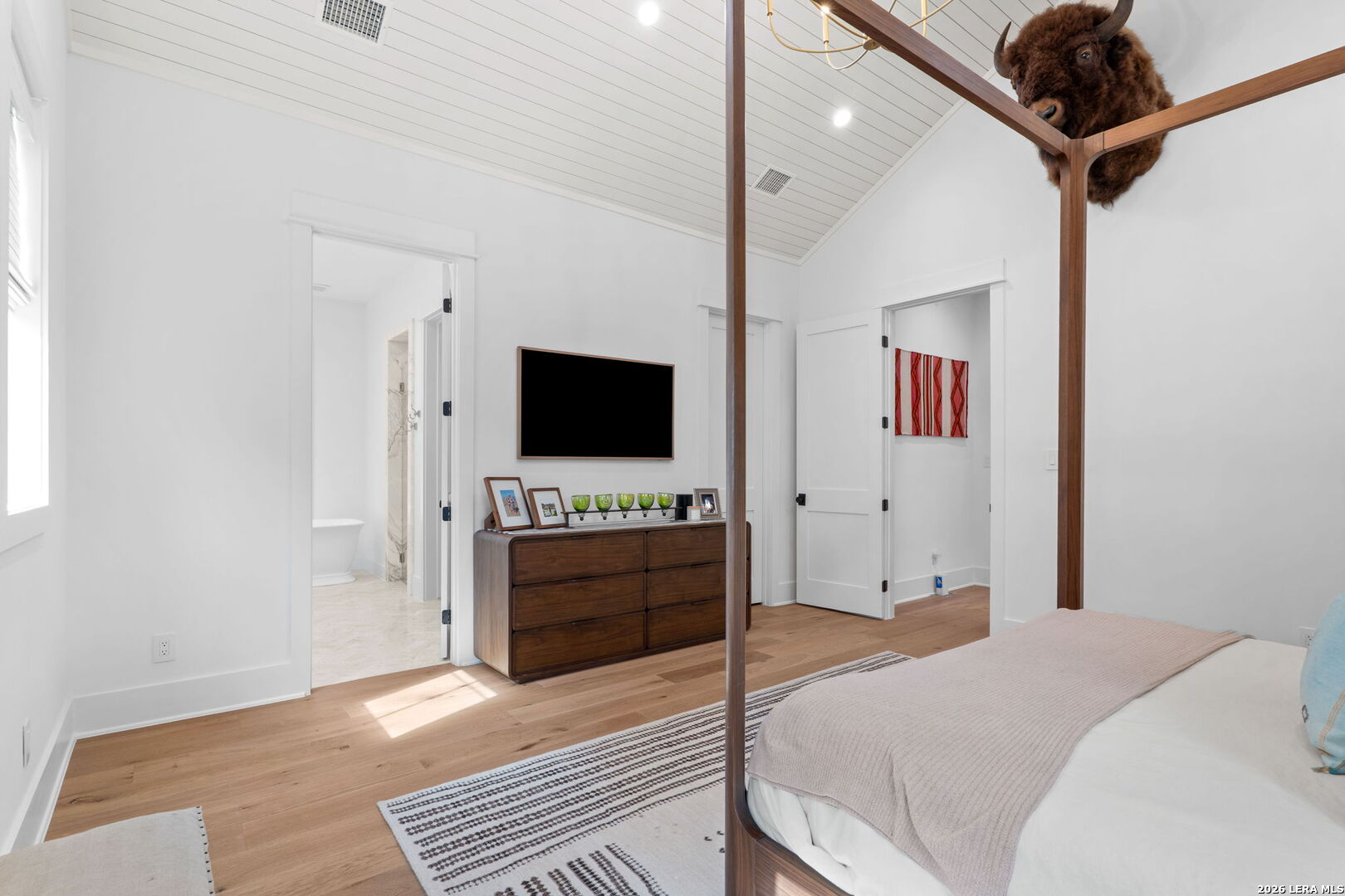 808 Canterbury Hill