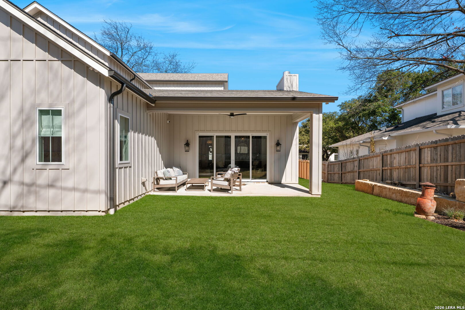 808 Canterbury Hill