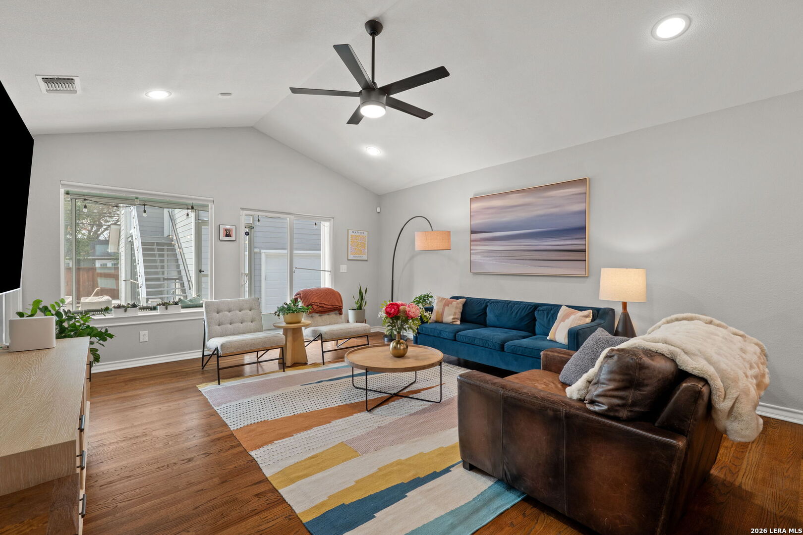 160 E Oakview
