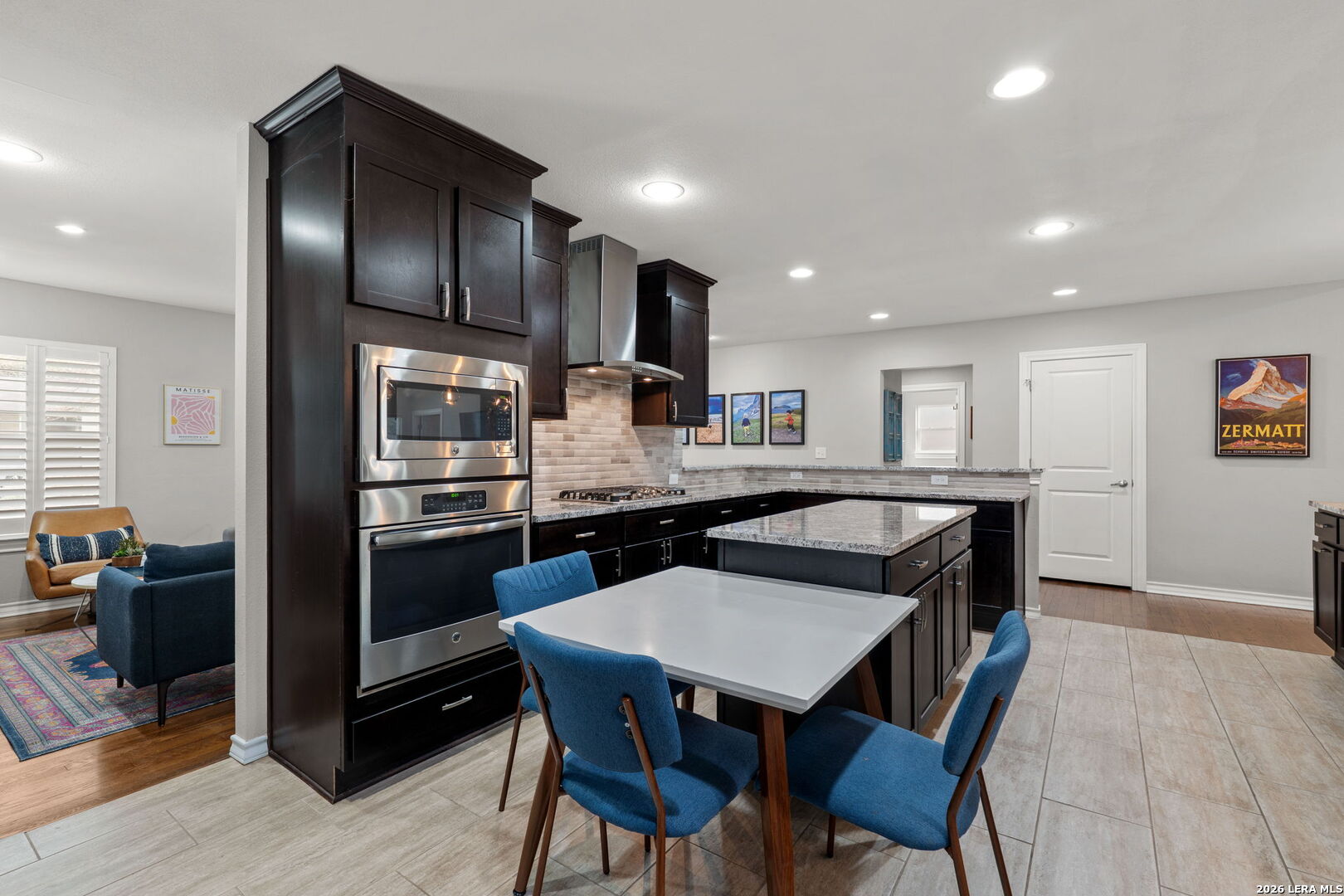 160 E Oakview