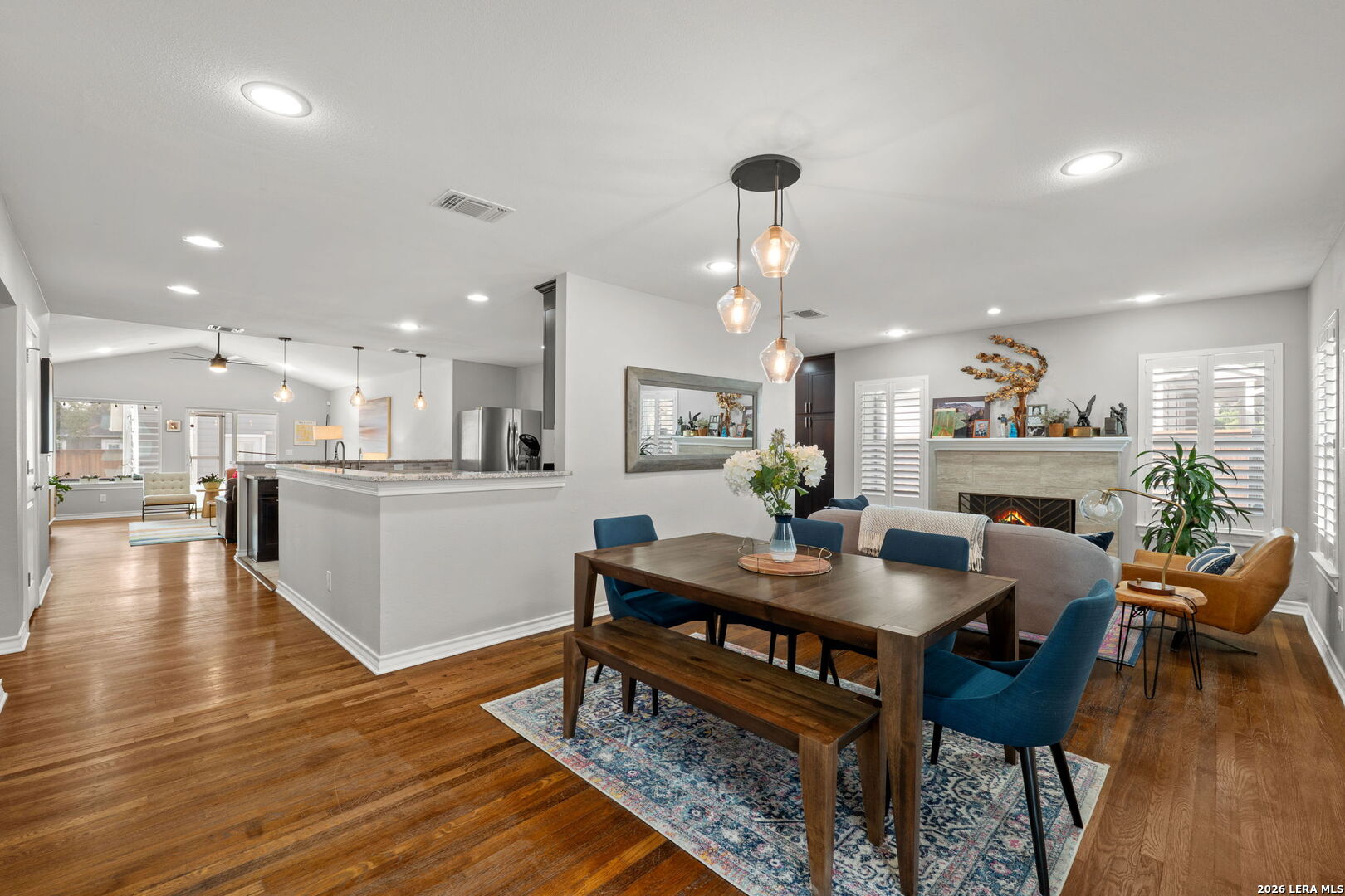 160 E Oakview