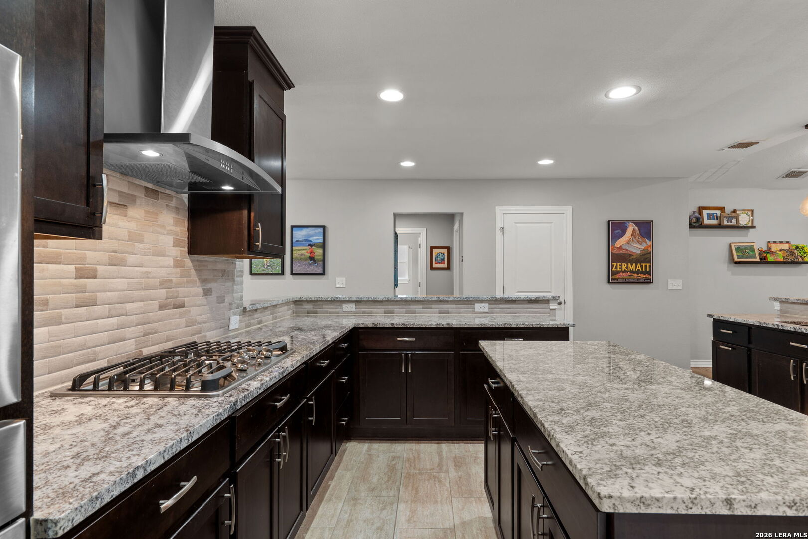 160 E Oakview