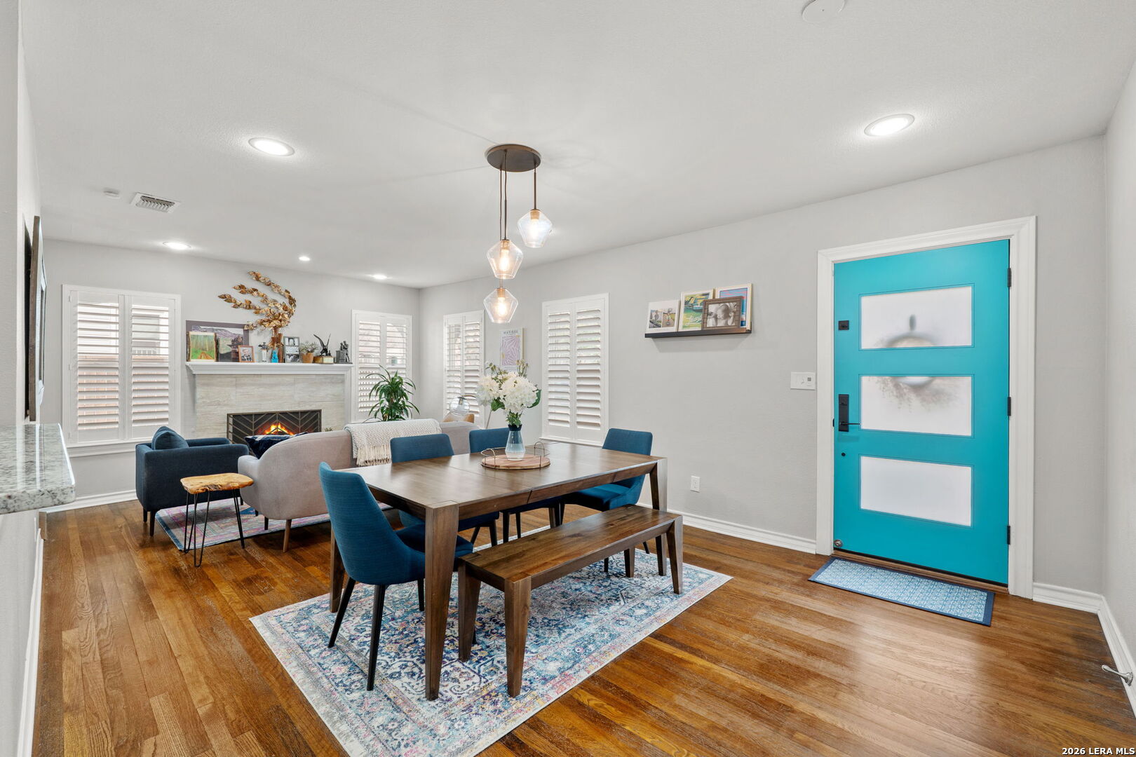 160 E Oakview