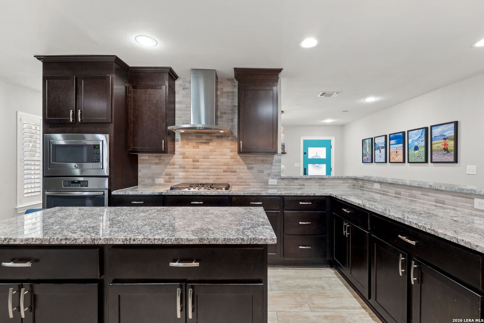 160 E Oakview