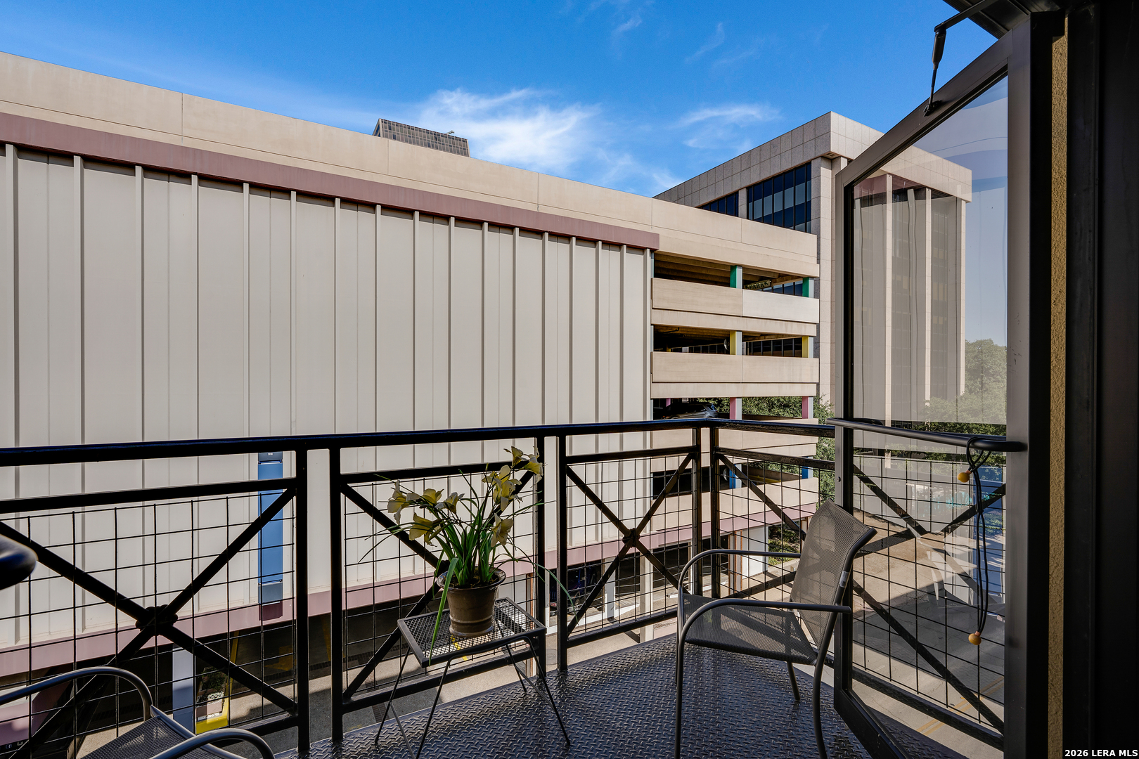214 E Travis APT 301