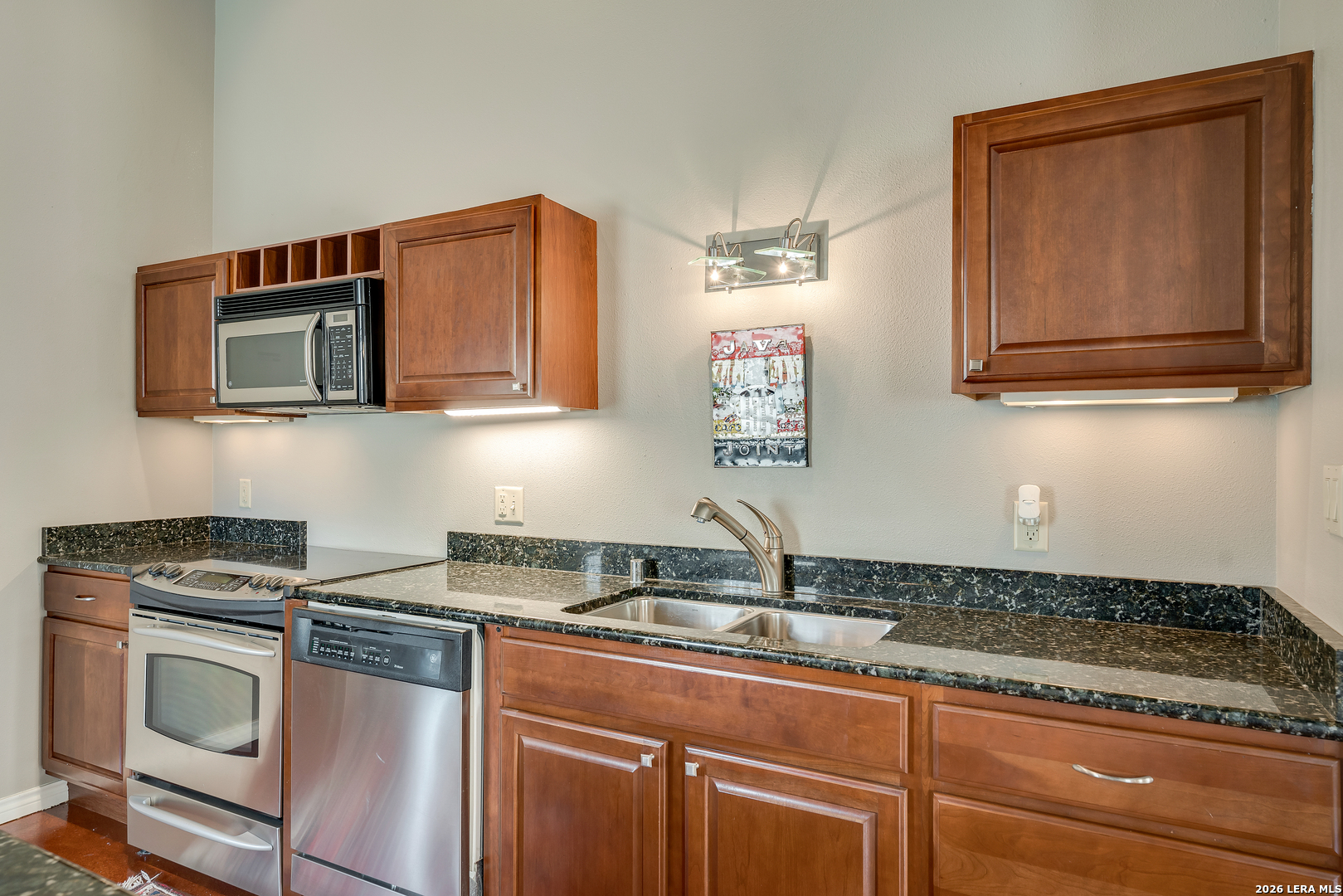 214 E Travis APT 301