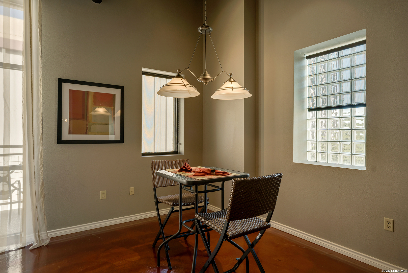 214 E Travis APT 301