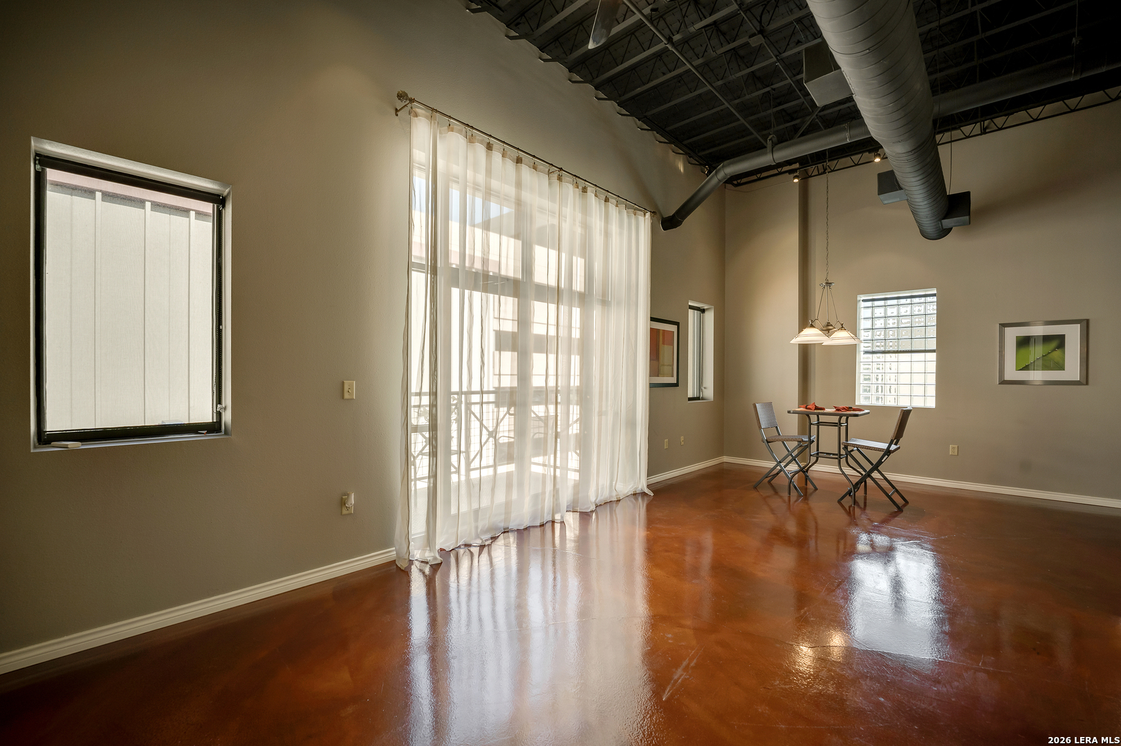 214 E Travis APT 301