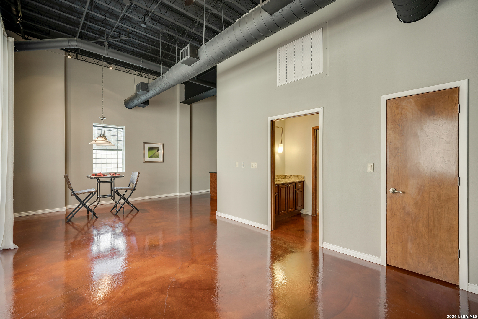 214 E Travis APT 301