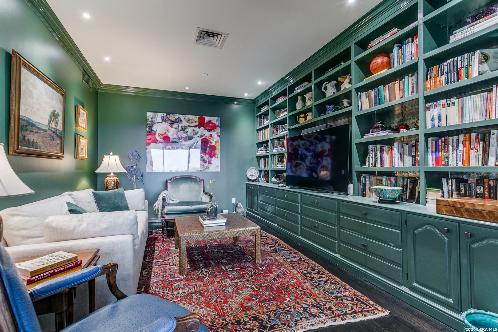 200 Patterson APT 700