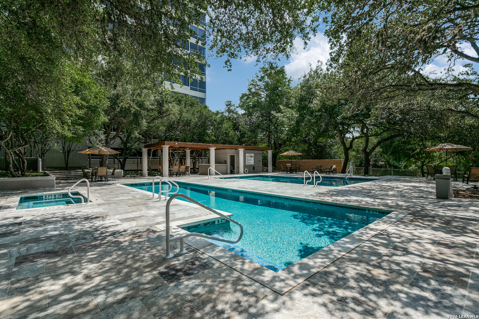 200 Patterson APT 700