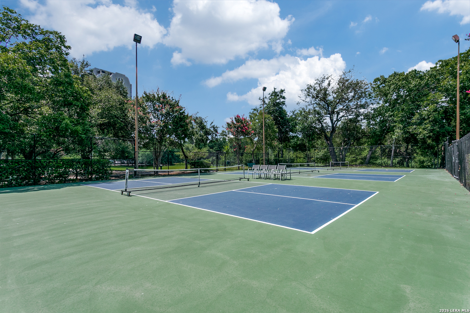 200 Patterson APT 700