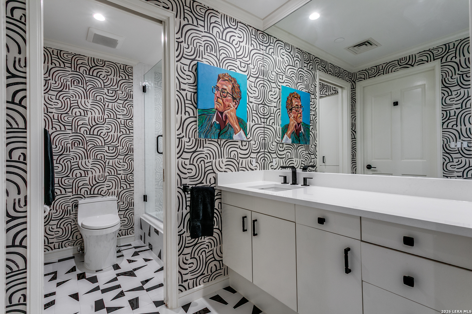 200 Patterson APT 700