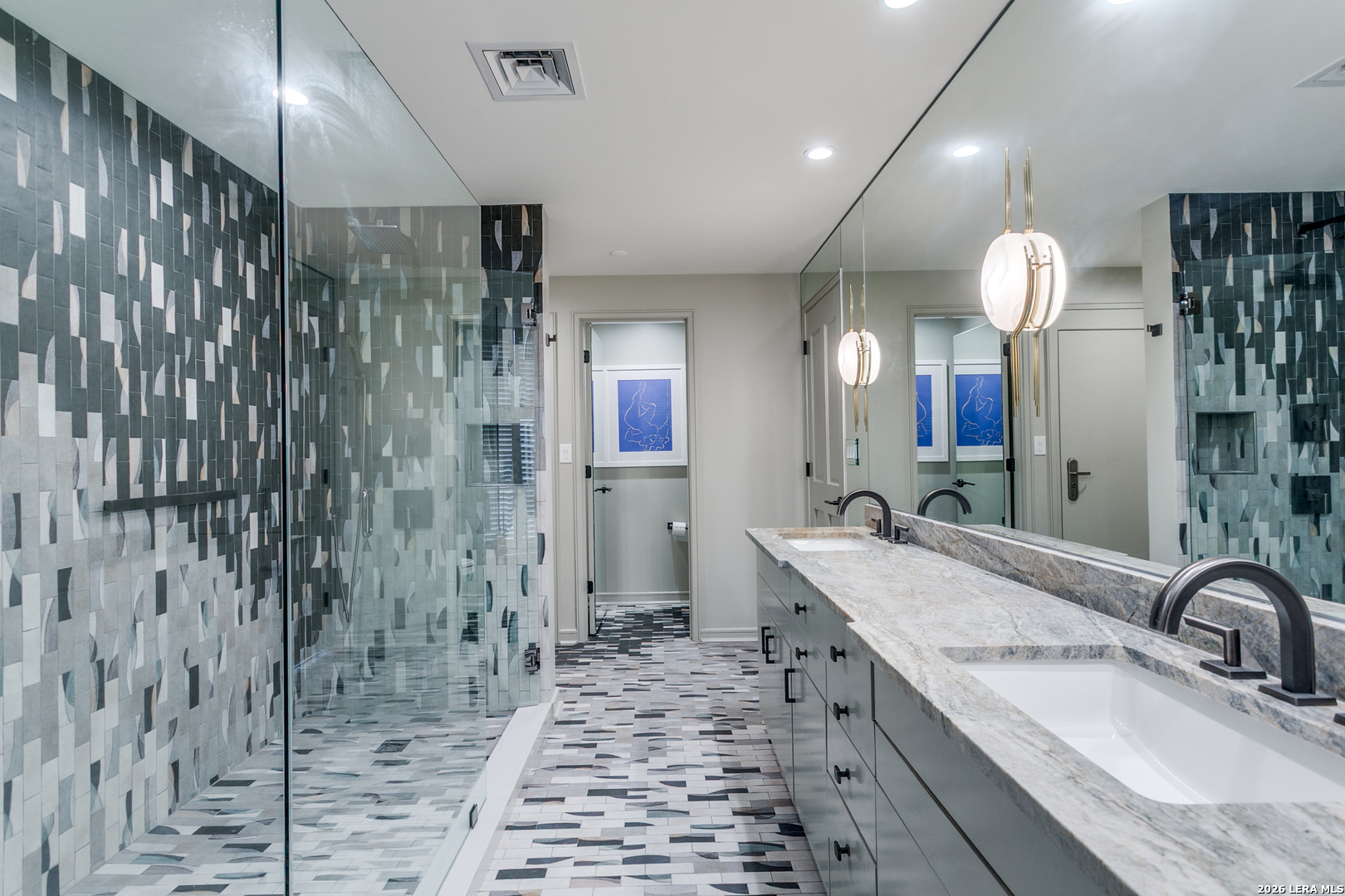 200 Patterson APT 700