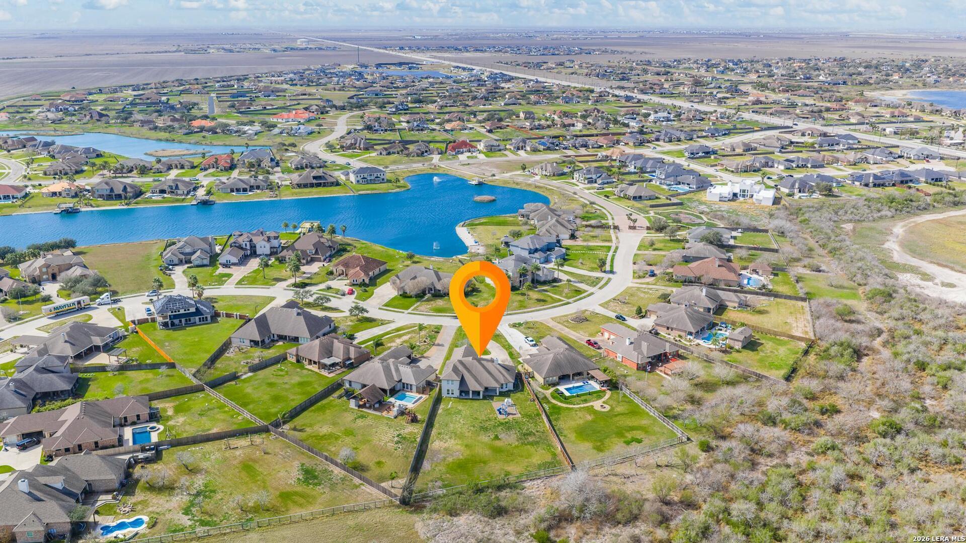 5830 Lago Vista