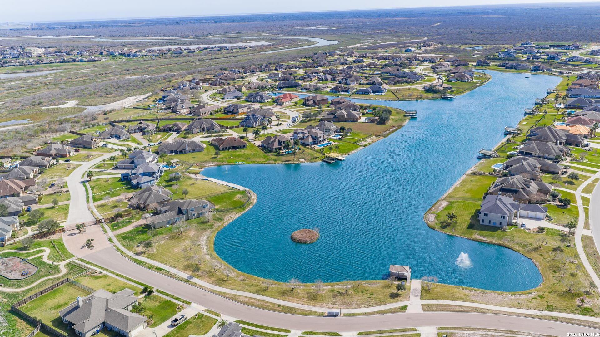5830 Lago Vista