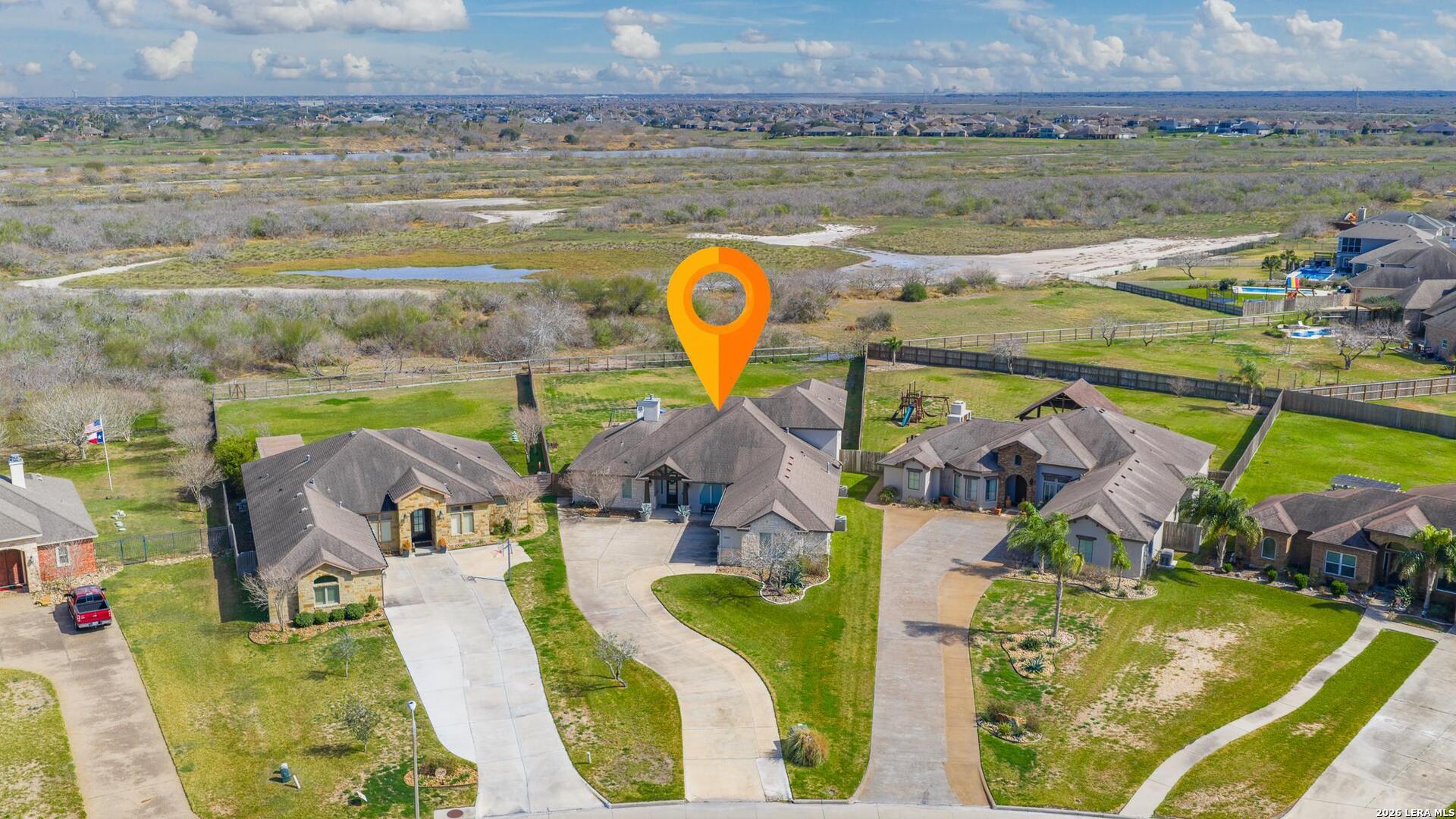 5830 Lago Vista