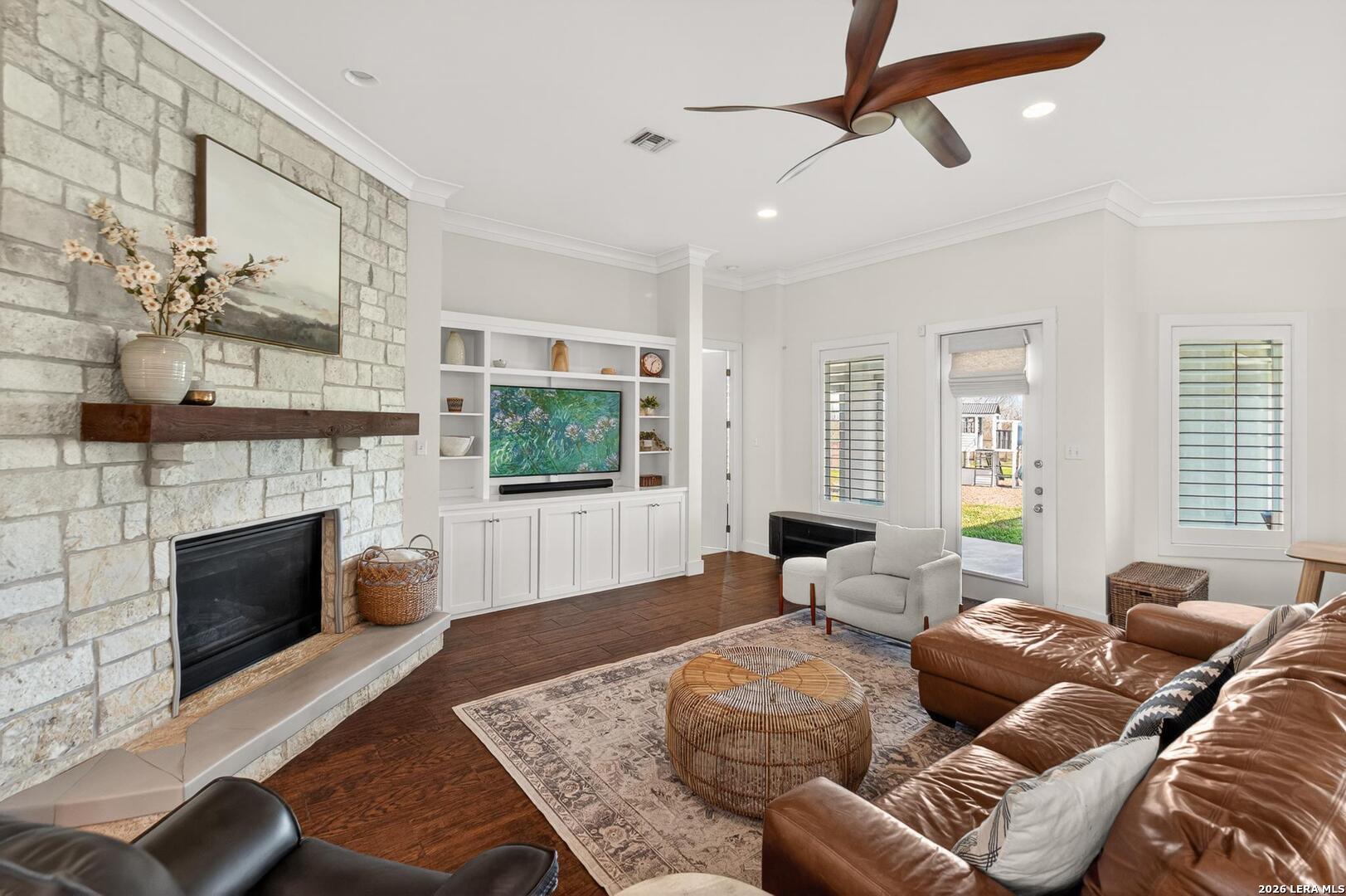5830 Lago Vista