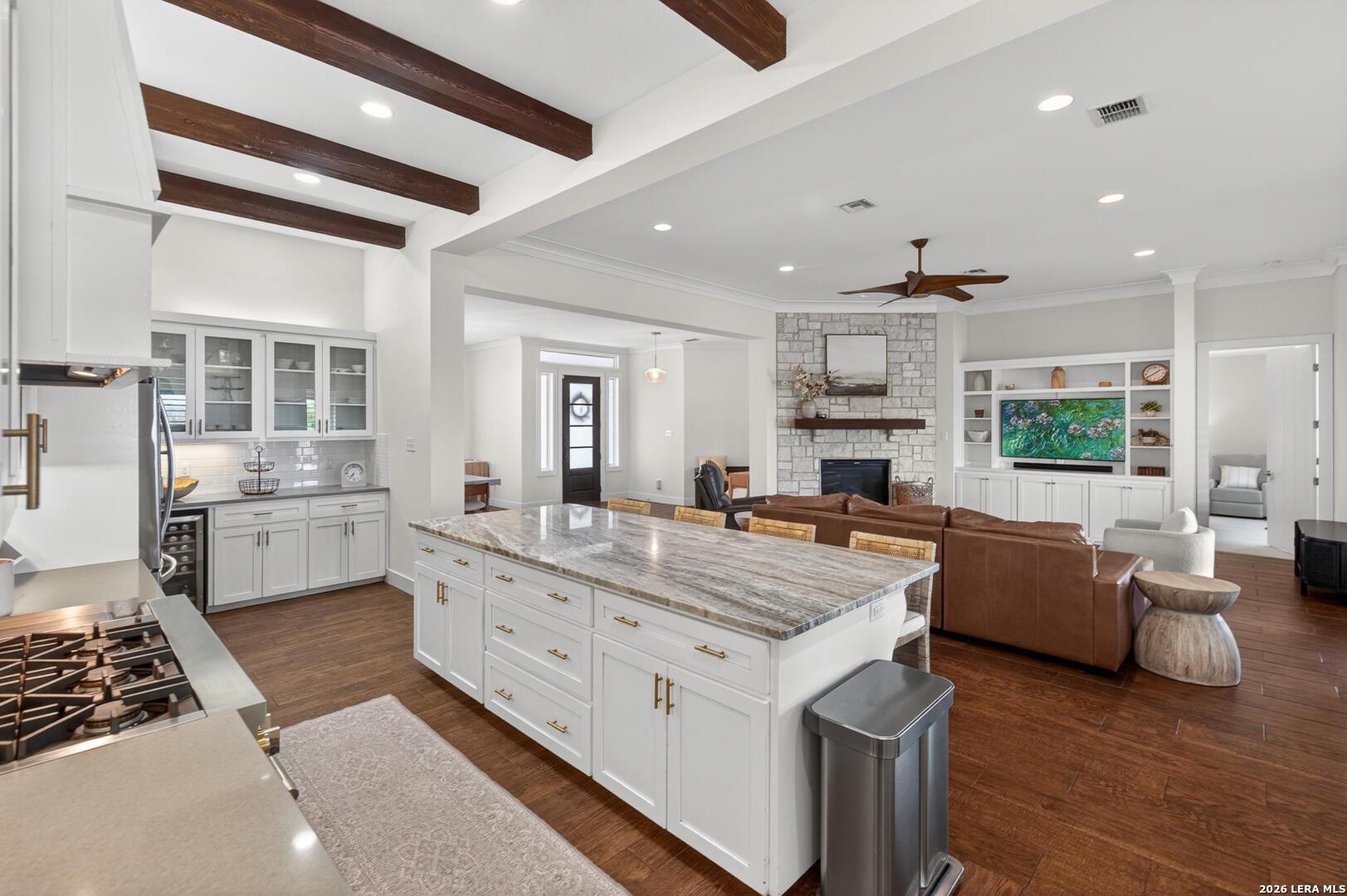 5830 Lago Vista
