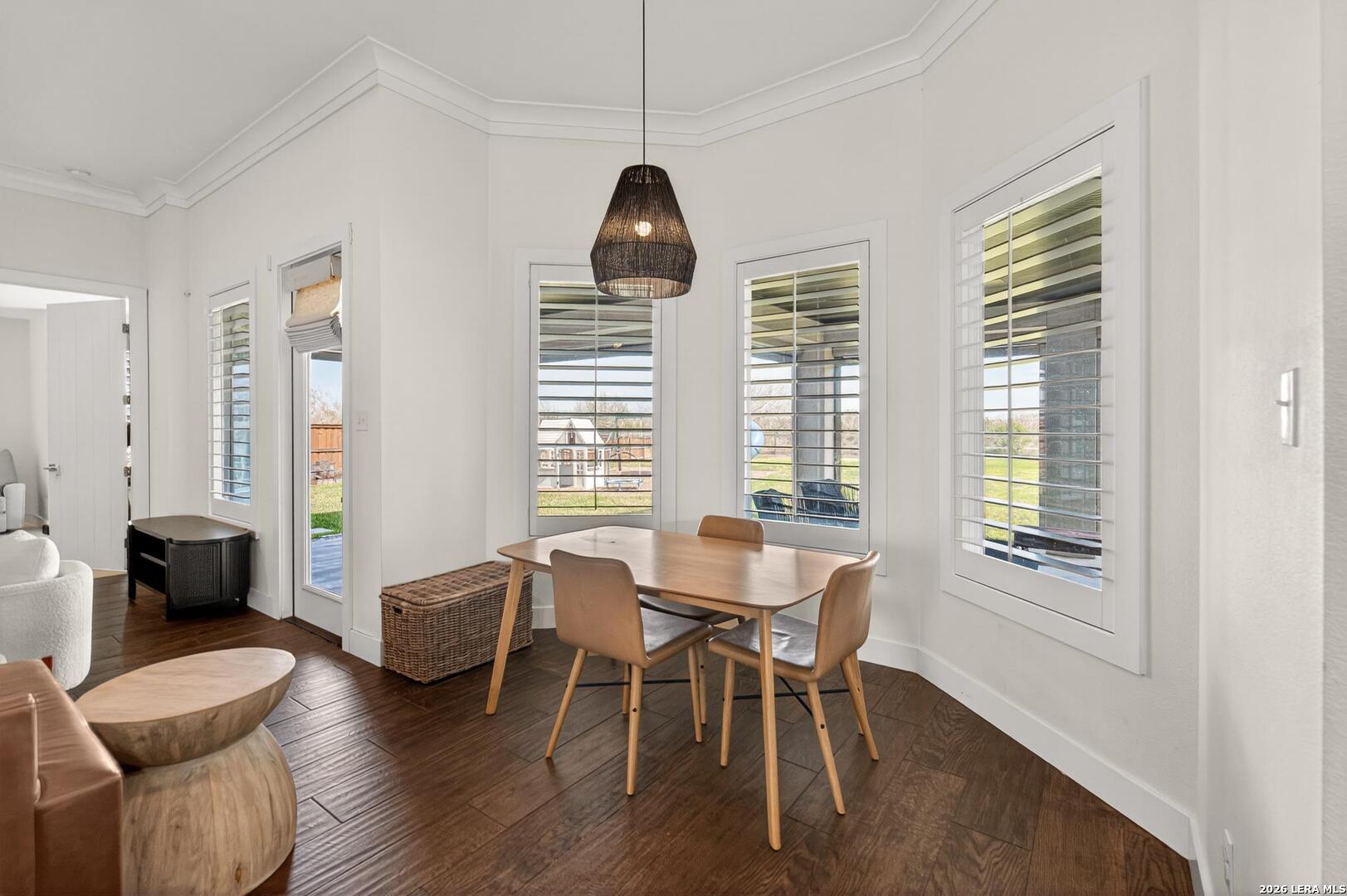 5830 Lago Vista