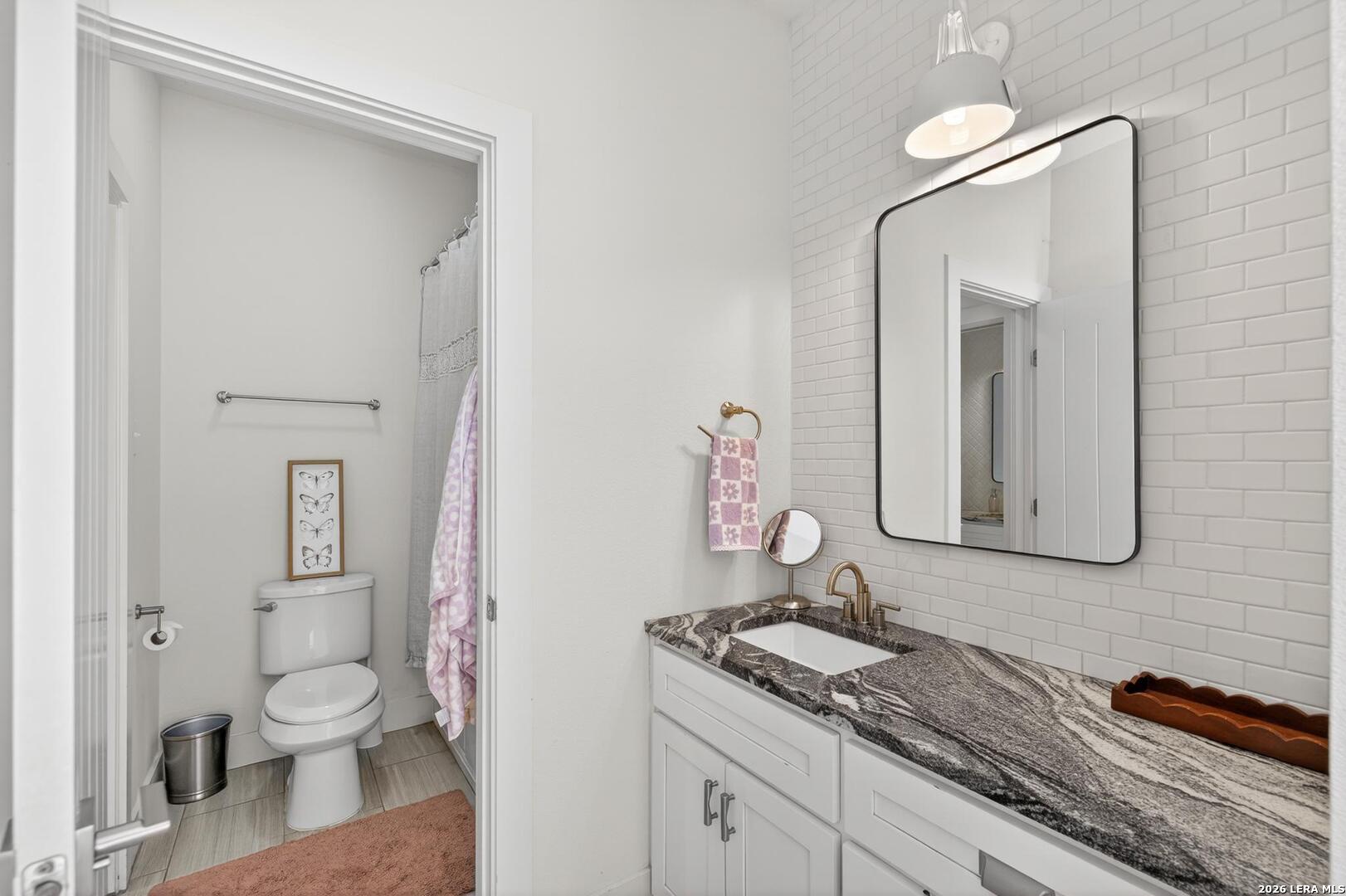 5830 Lago Vista