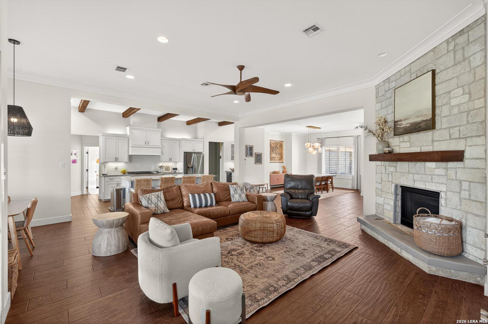 5830 Lago Vista