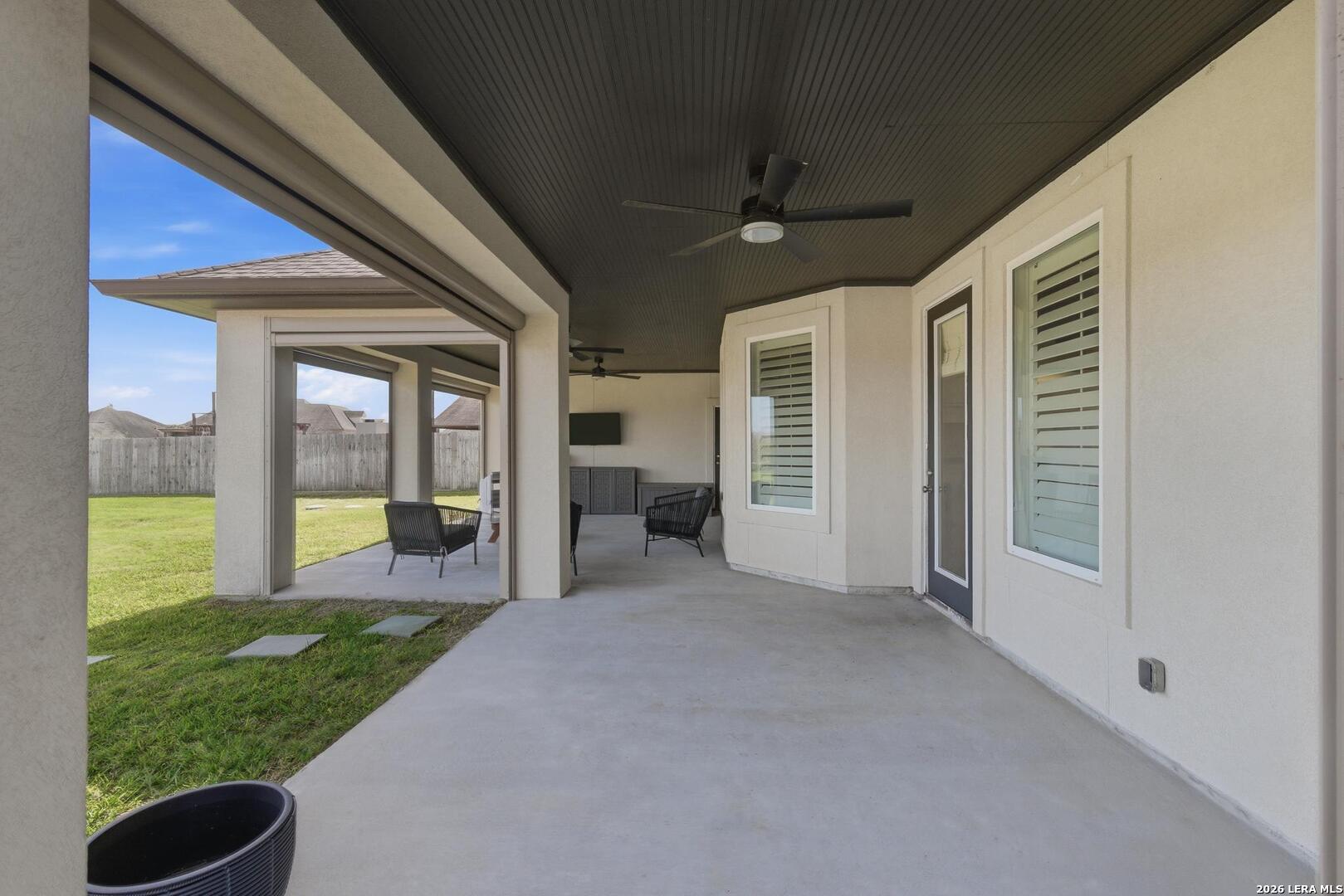 5830 Lago Vista