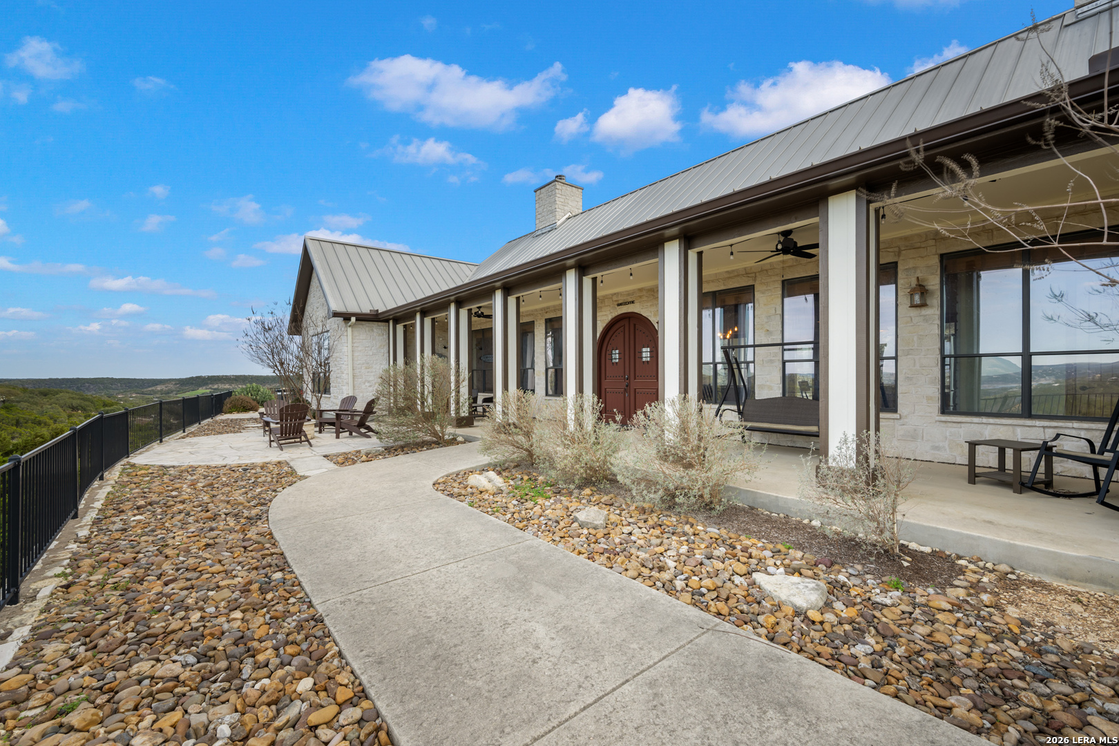 800 High Oaks