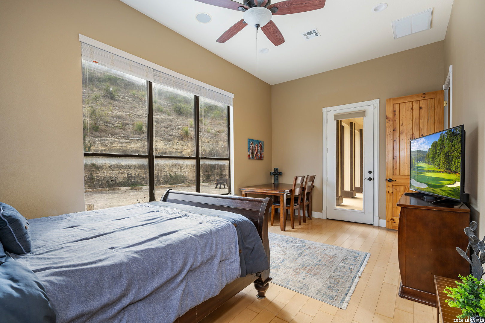800 High Oaks