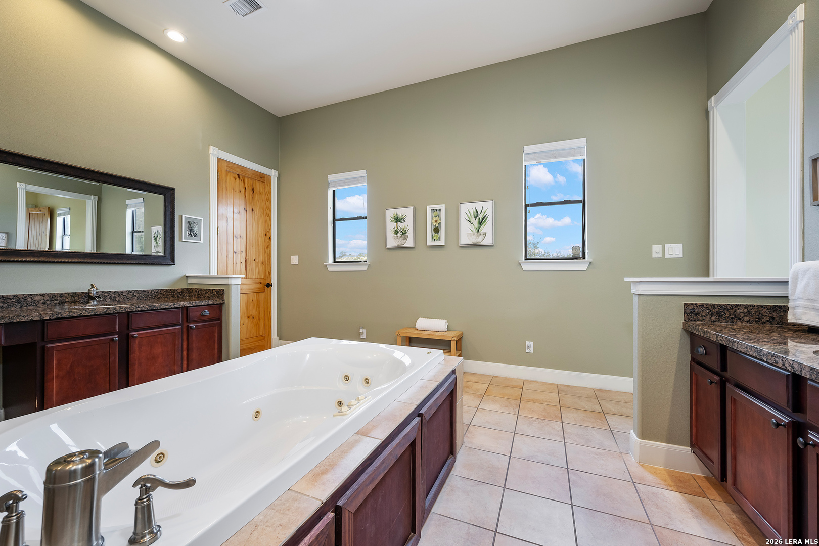 800 High Oaks