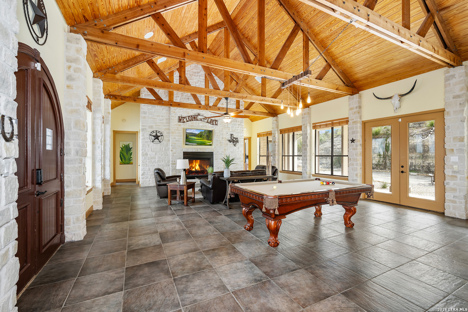 800 High Oaks