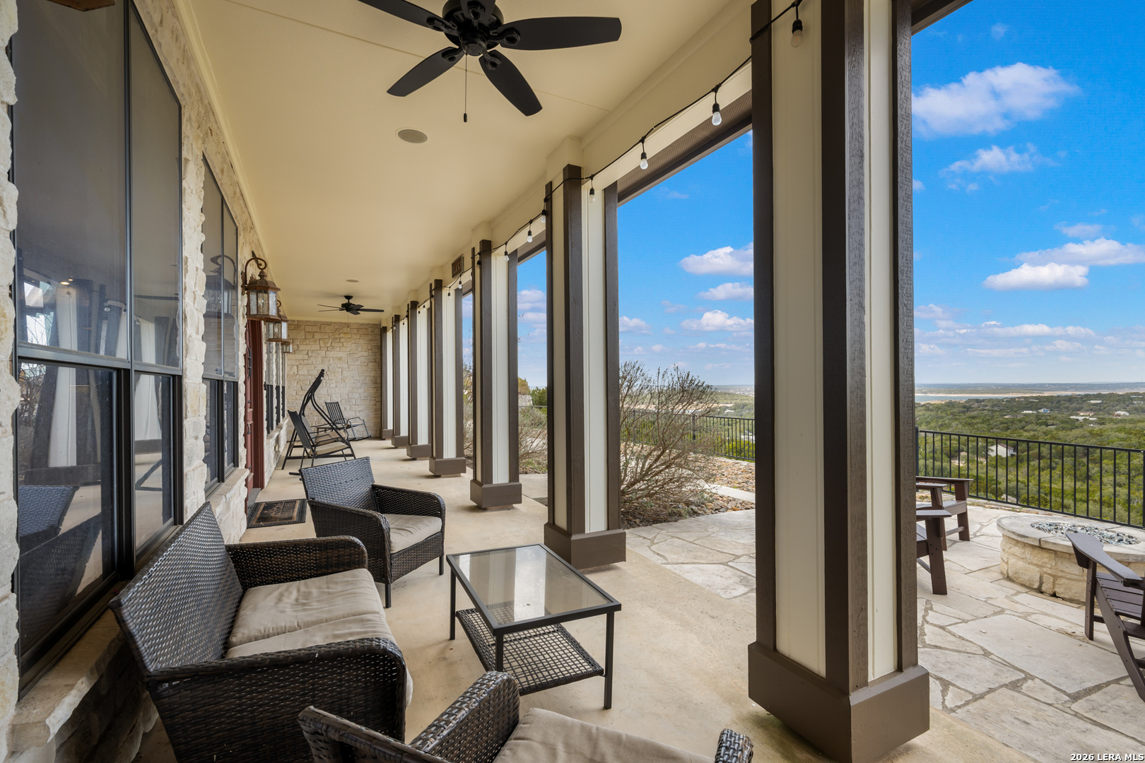 800 High Oaks