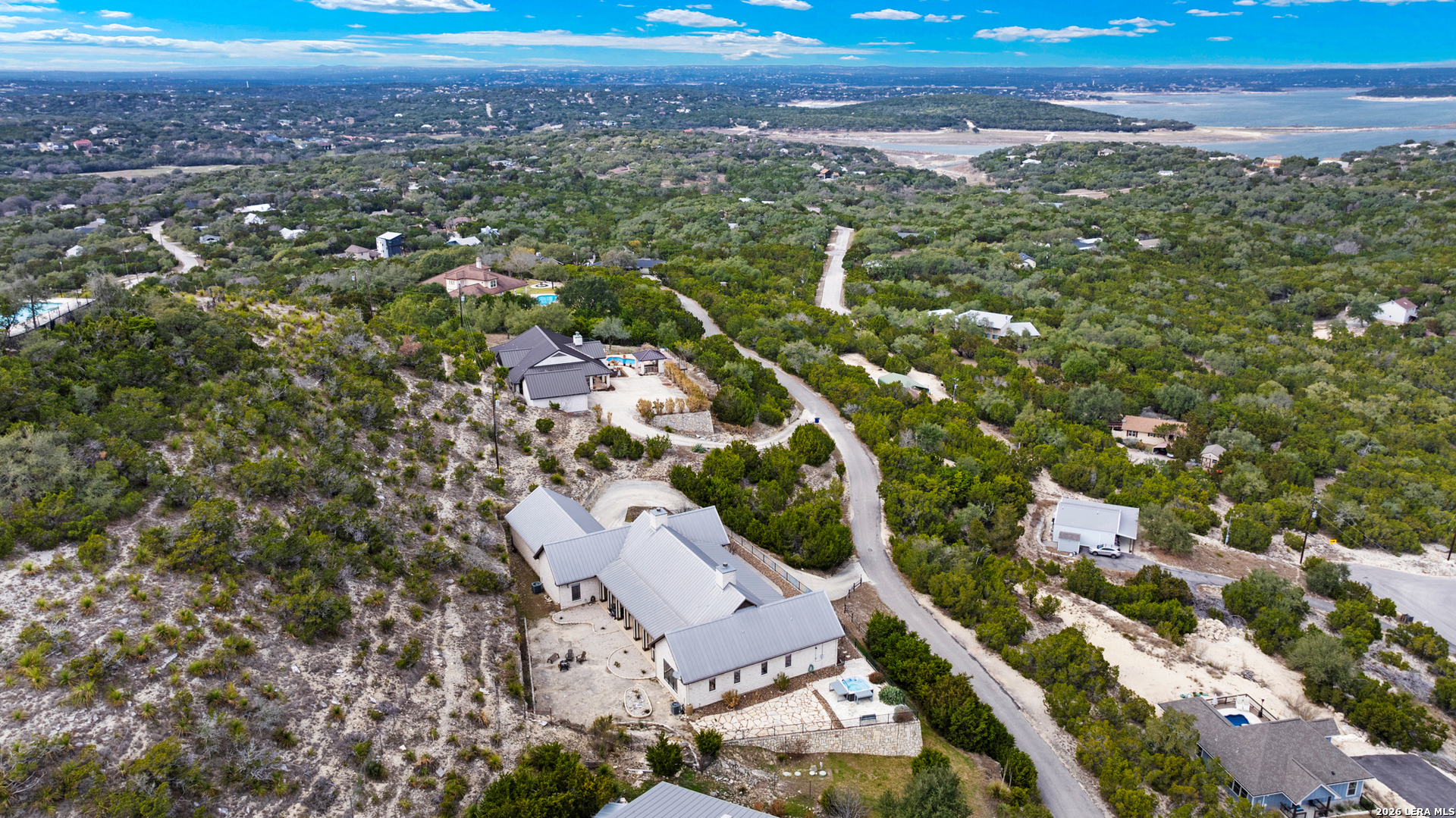 800 High Oaks