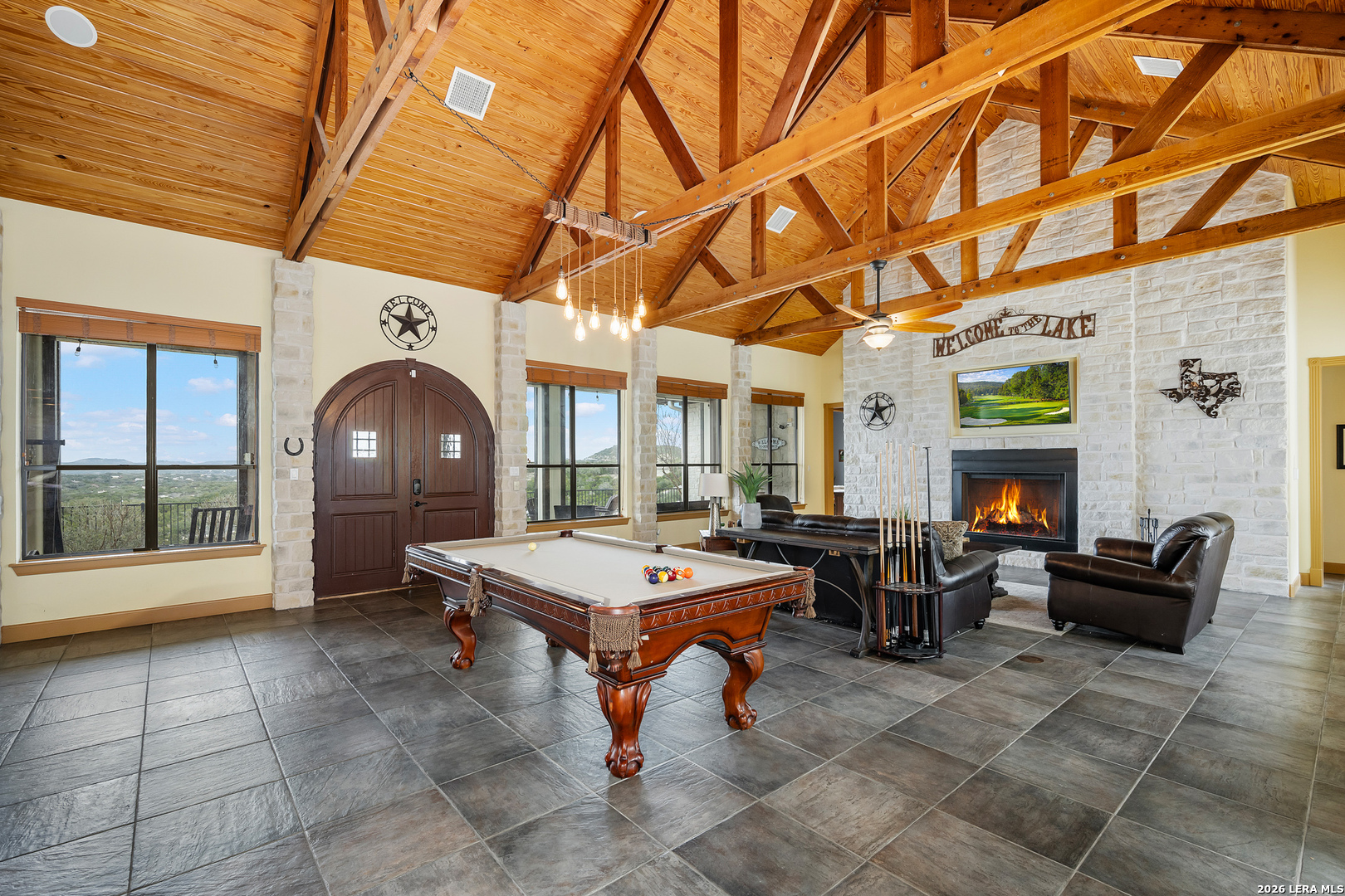 800 High Oaks