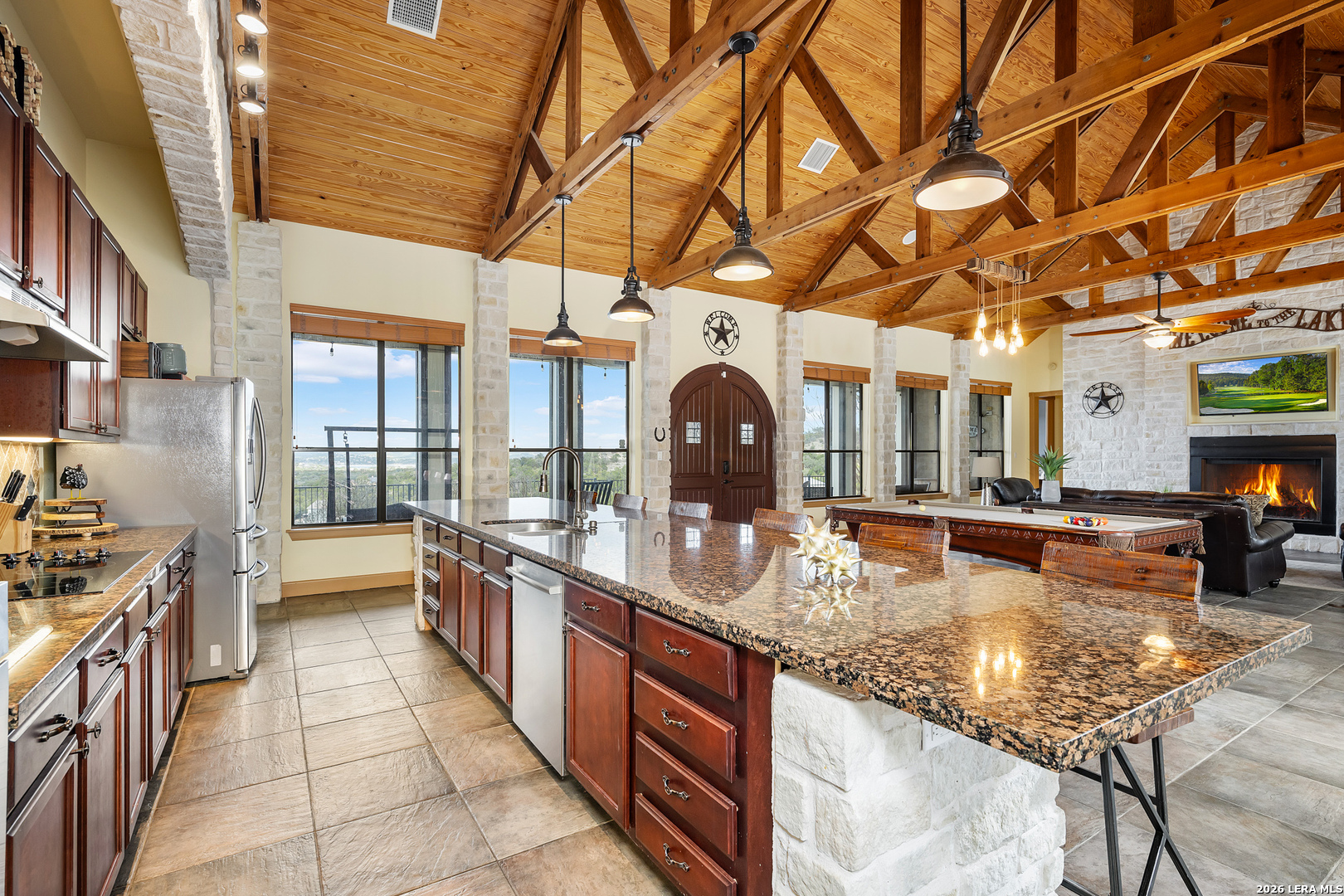 800 High Oaks
