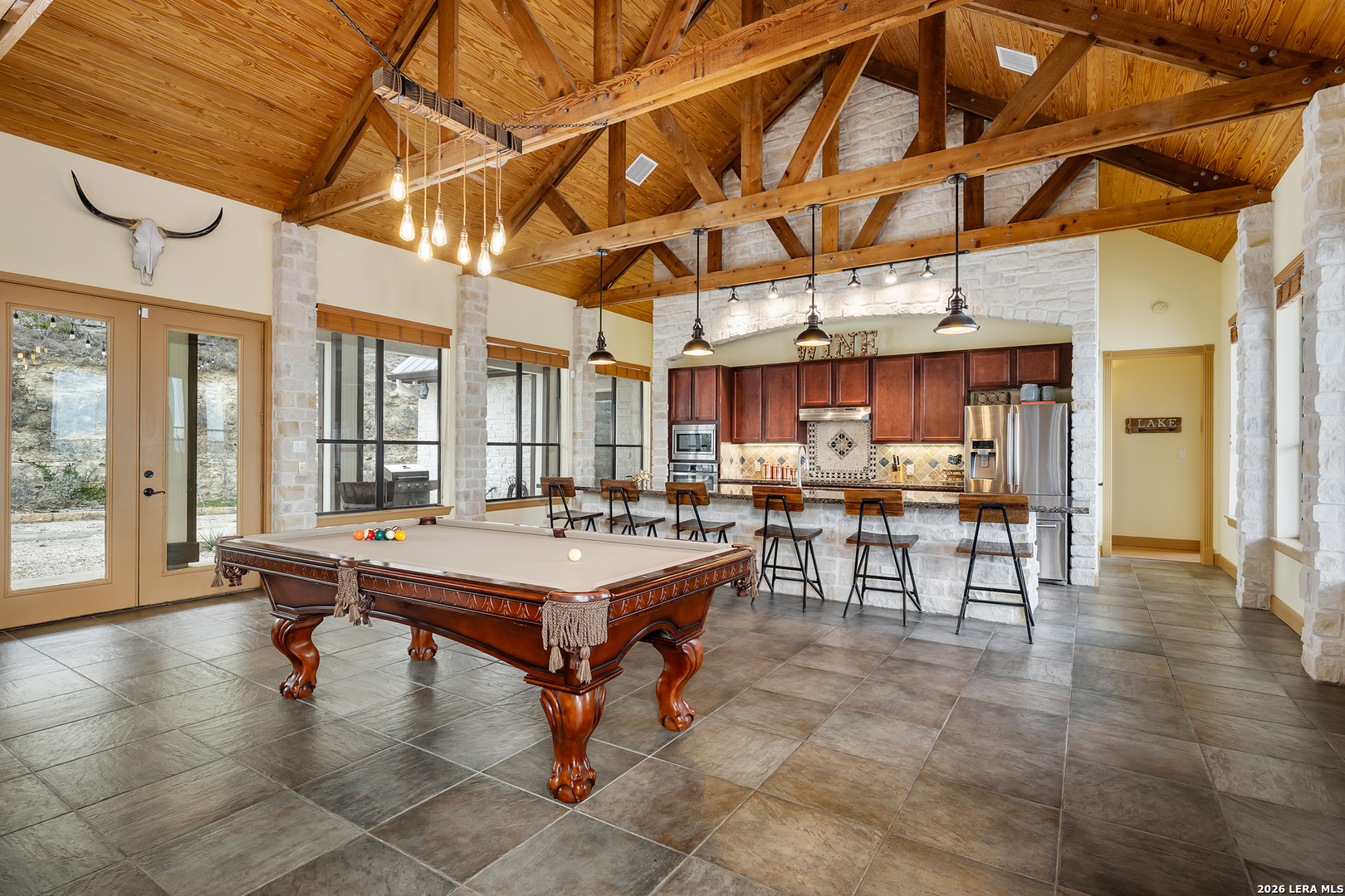 800 High Oaks