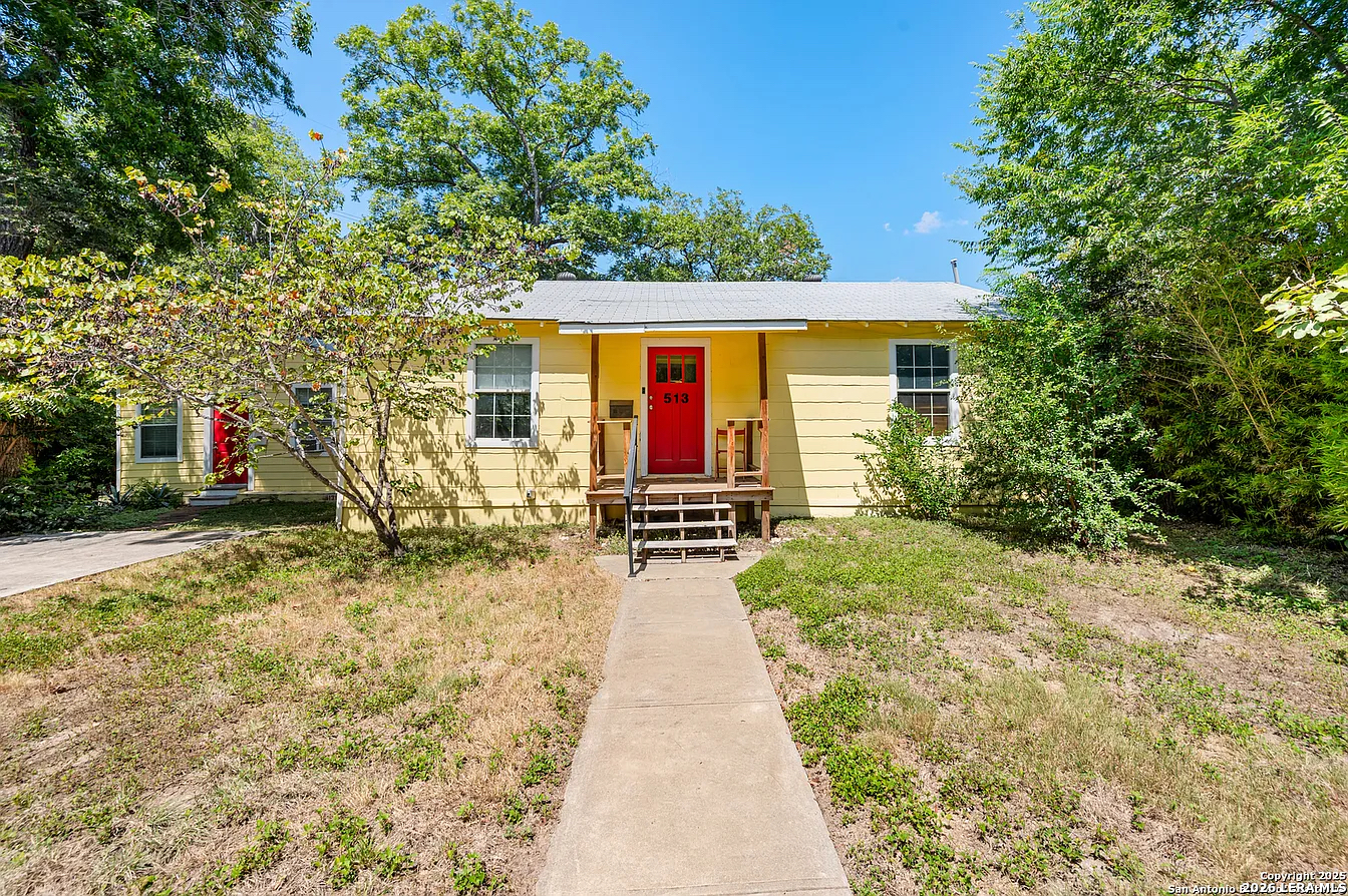 513 W Rosewood Ave