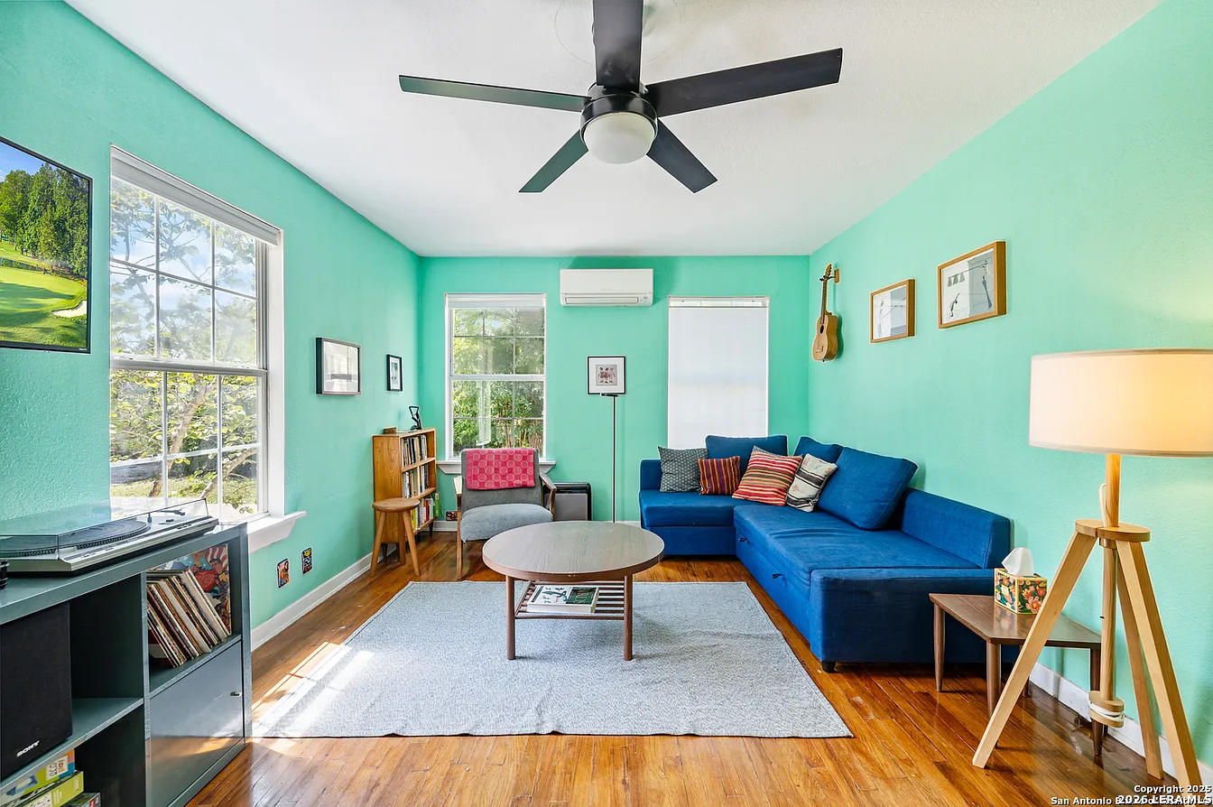 513 W Rosewood Ave