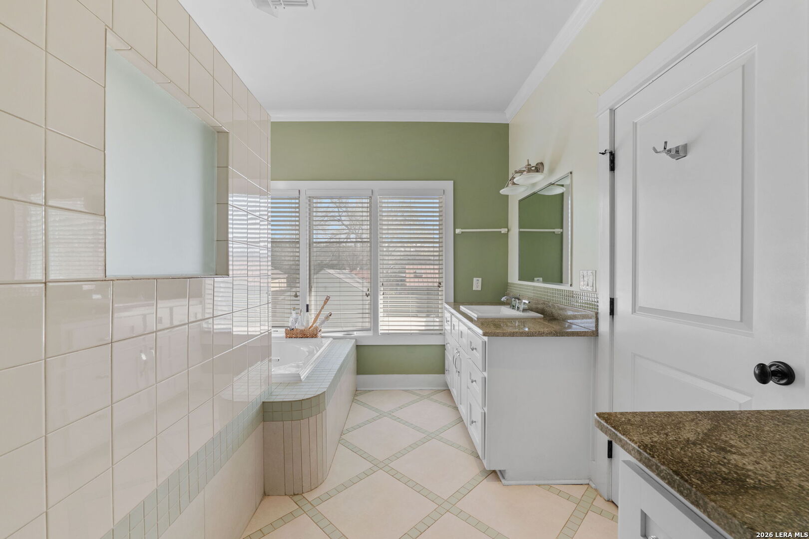 137 Katherine Court 3