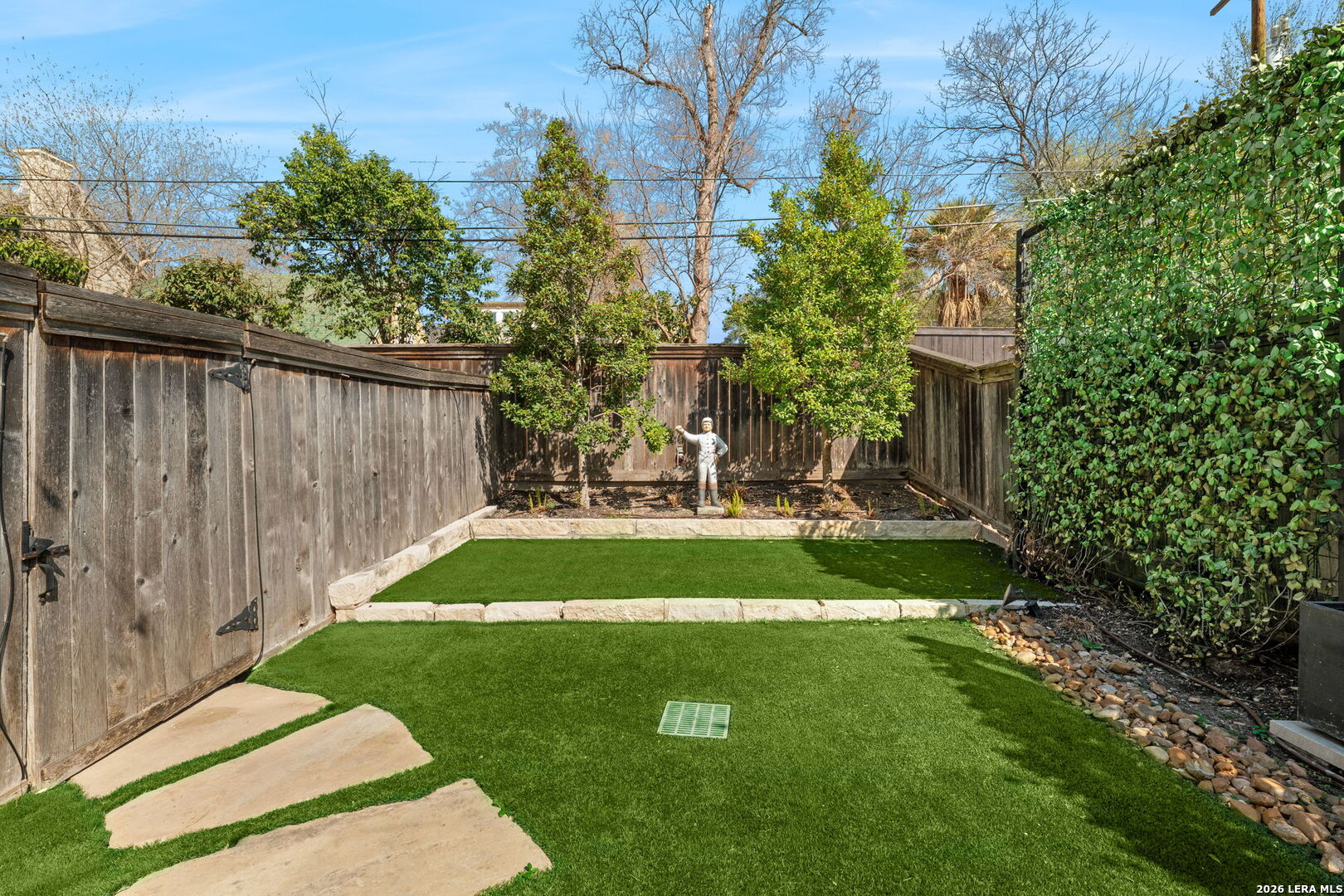 137 Katherine Court 3