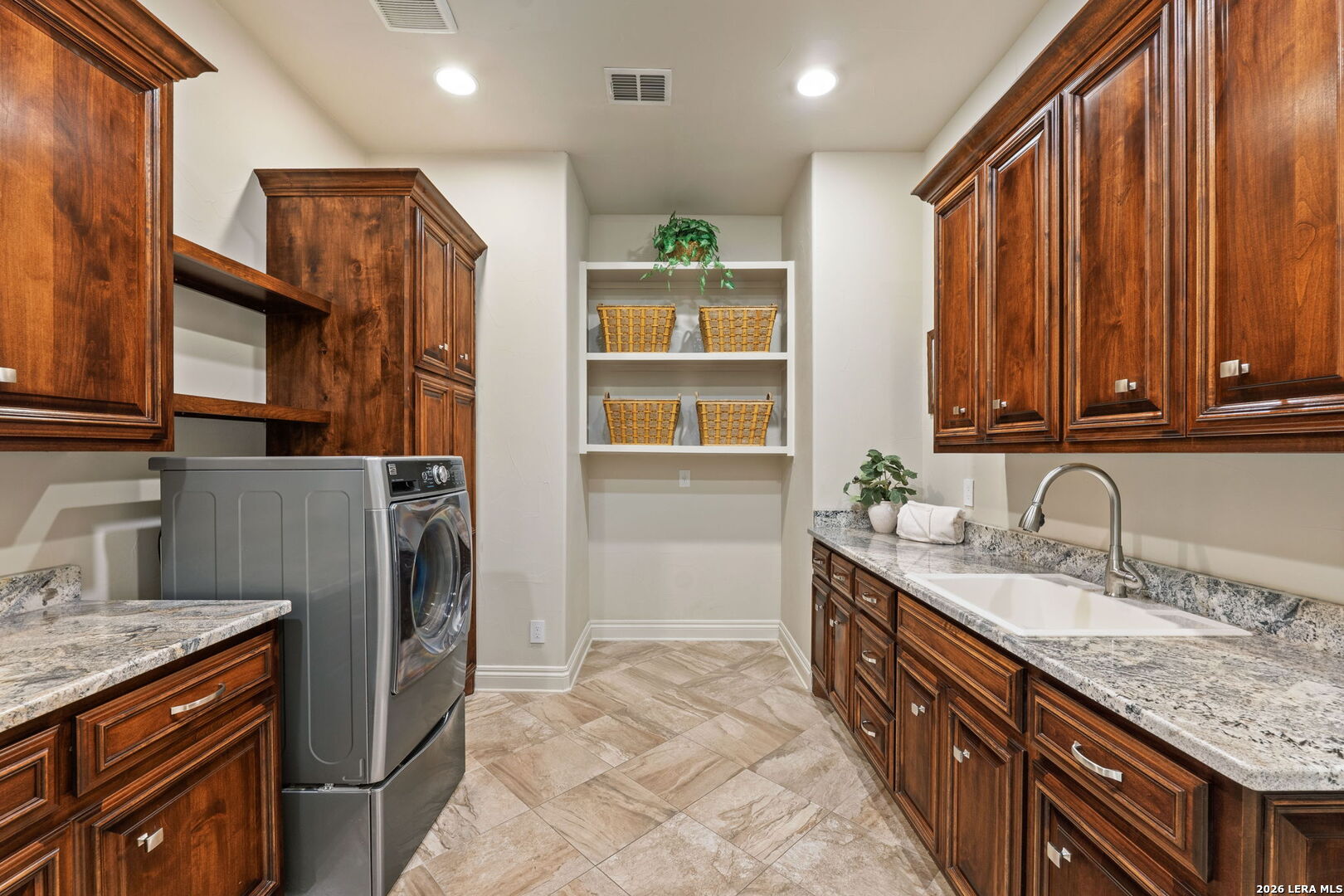 9743 Autumn Canyon