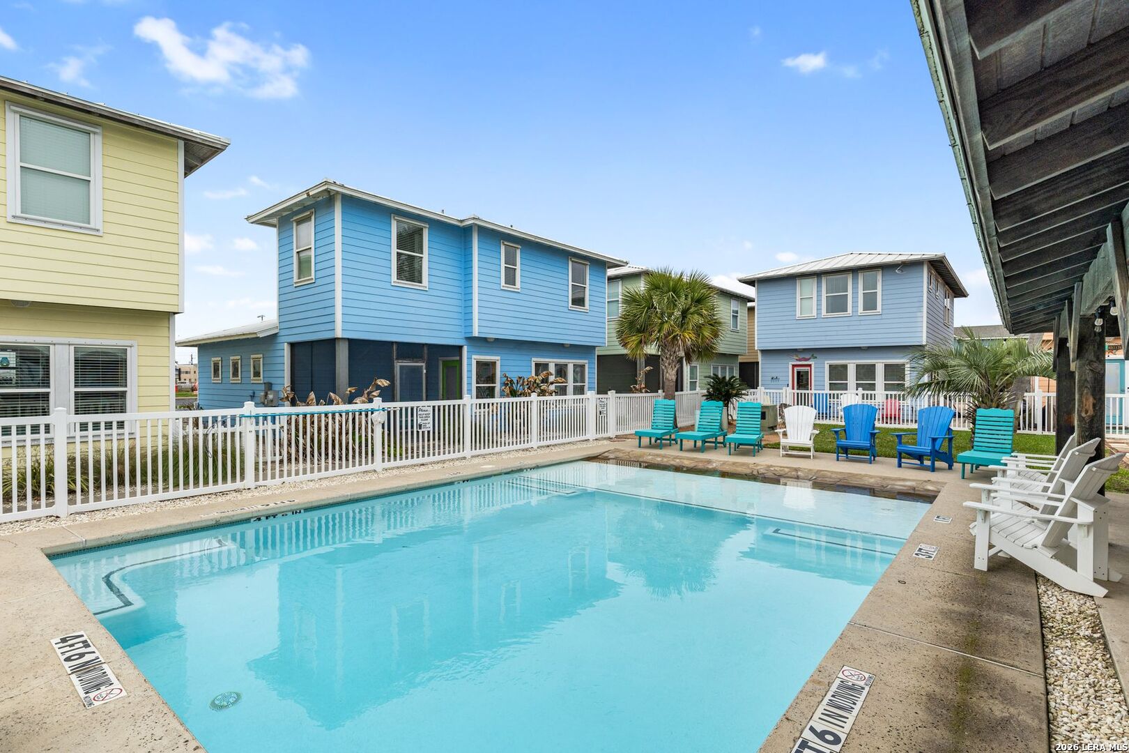 301 E Avenue C 301