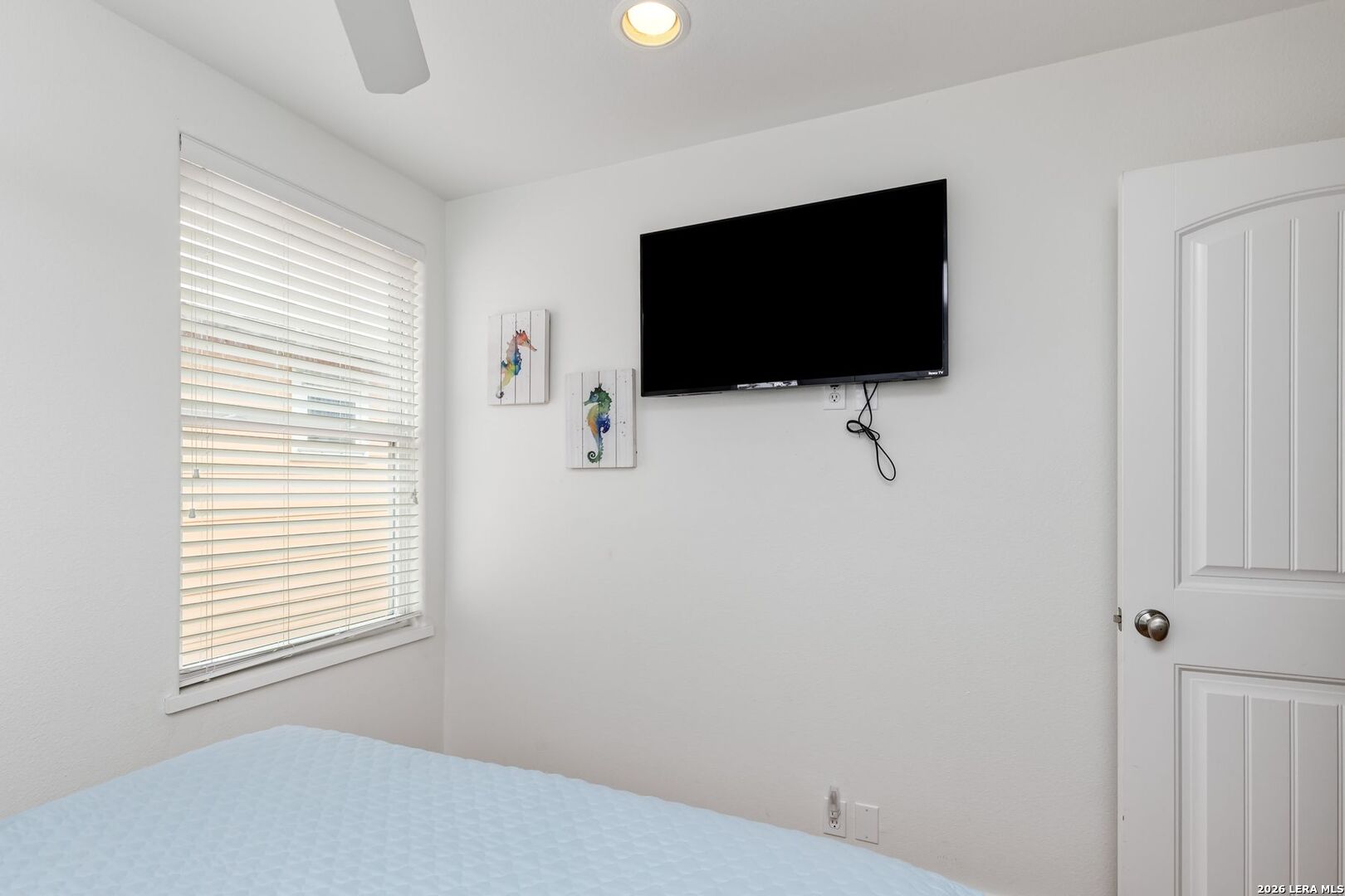 301 E Avenue C 301