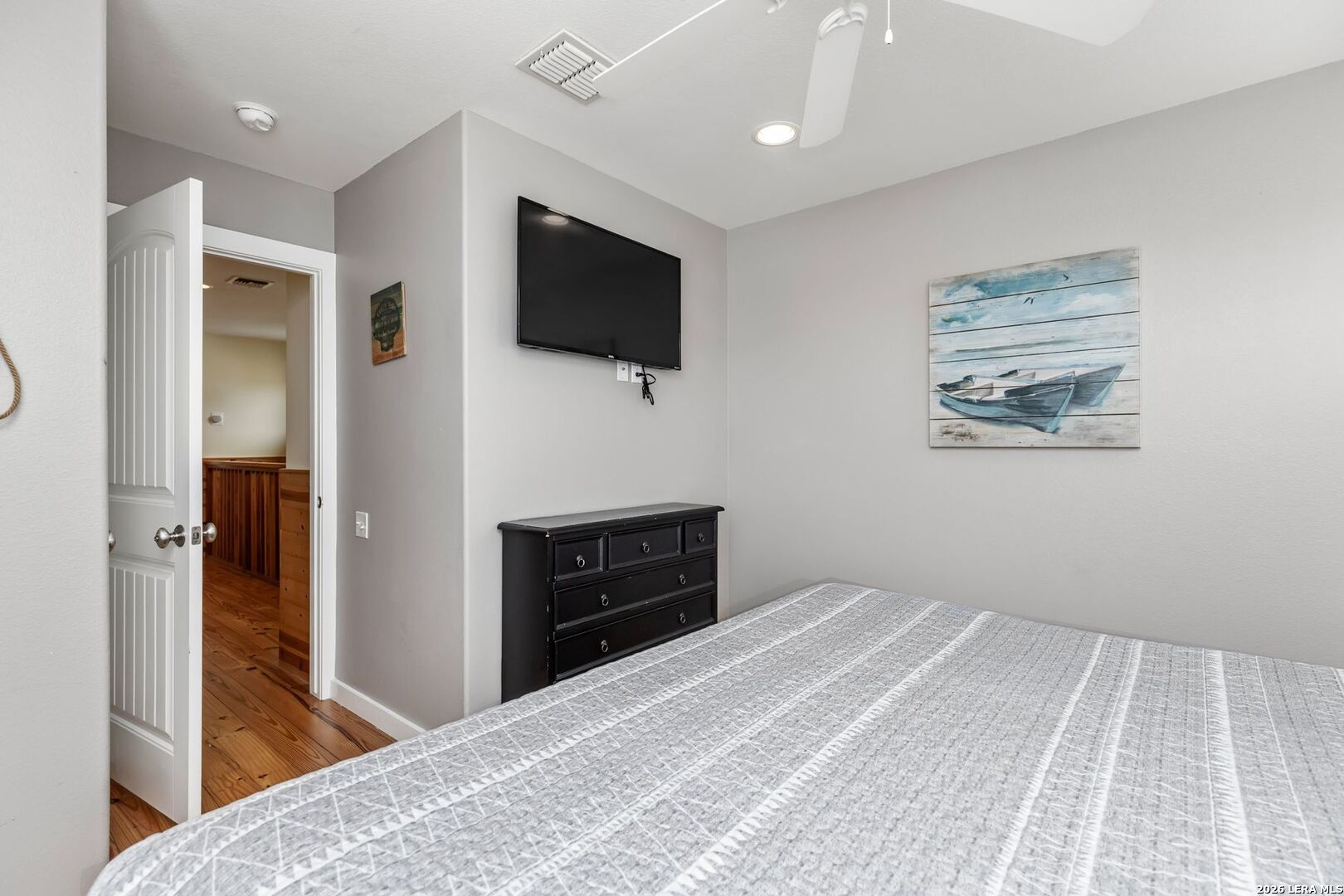 301 E Avenue C 301