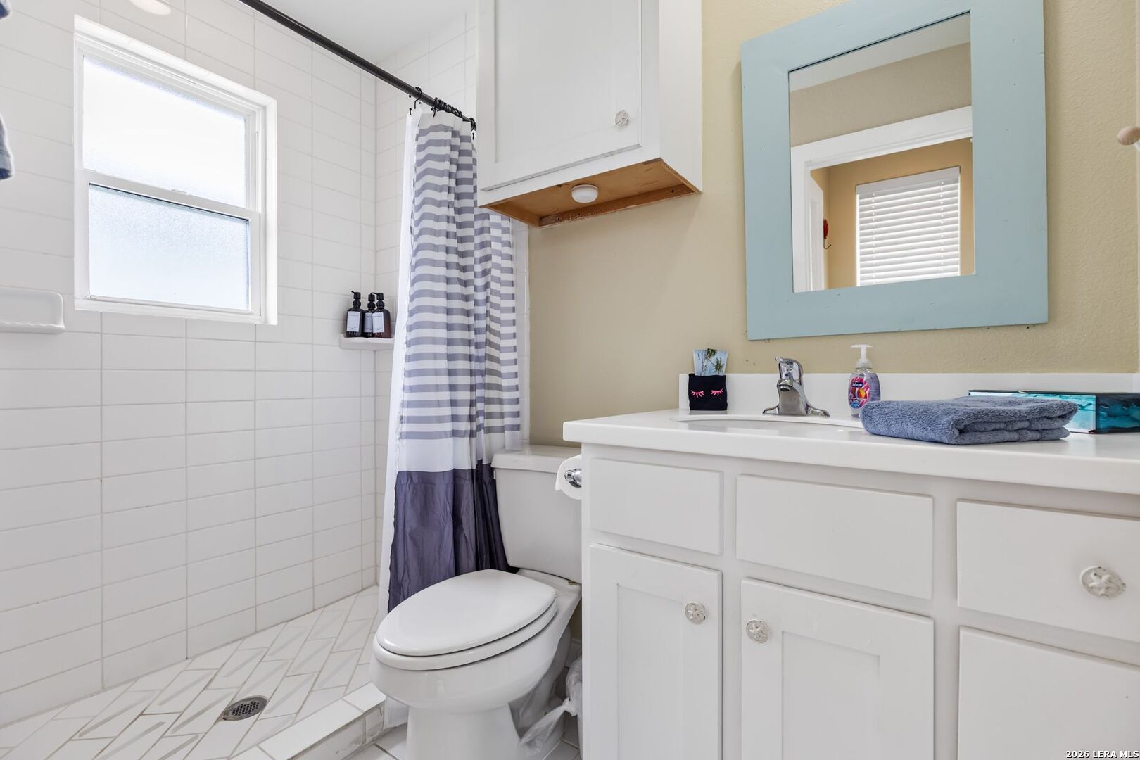 301 E Avenue C 301