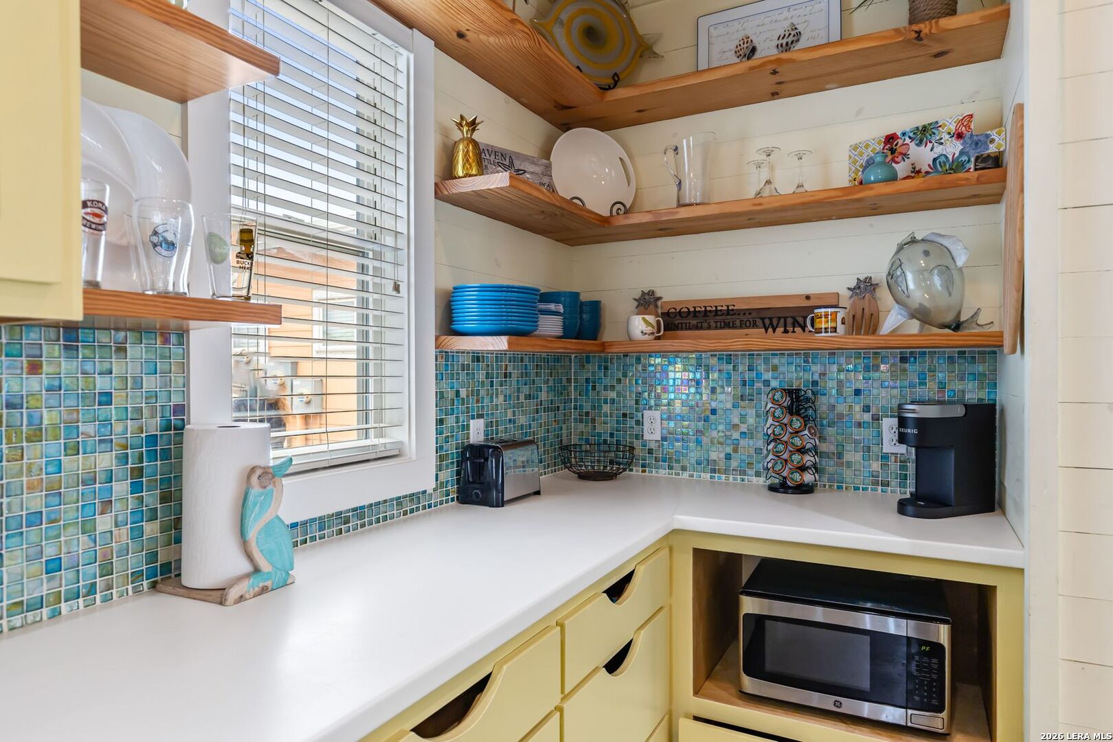 301 E Avenue C 301